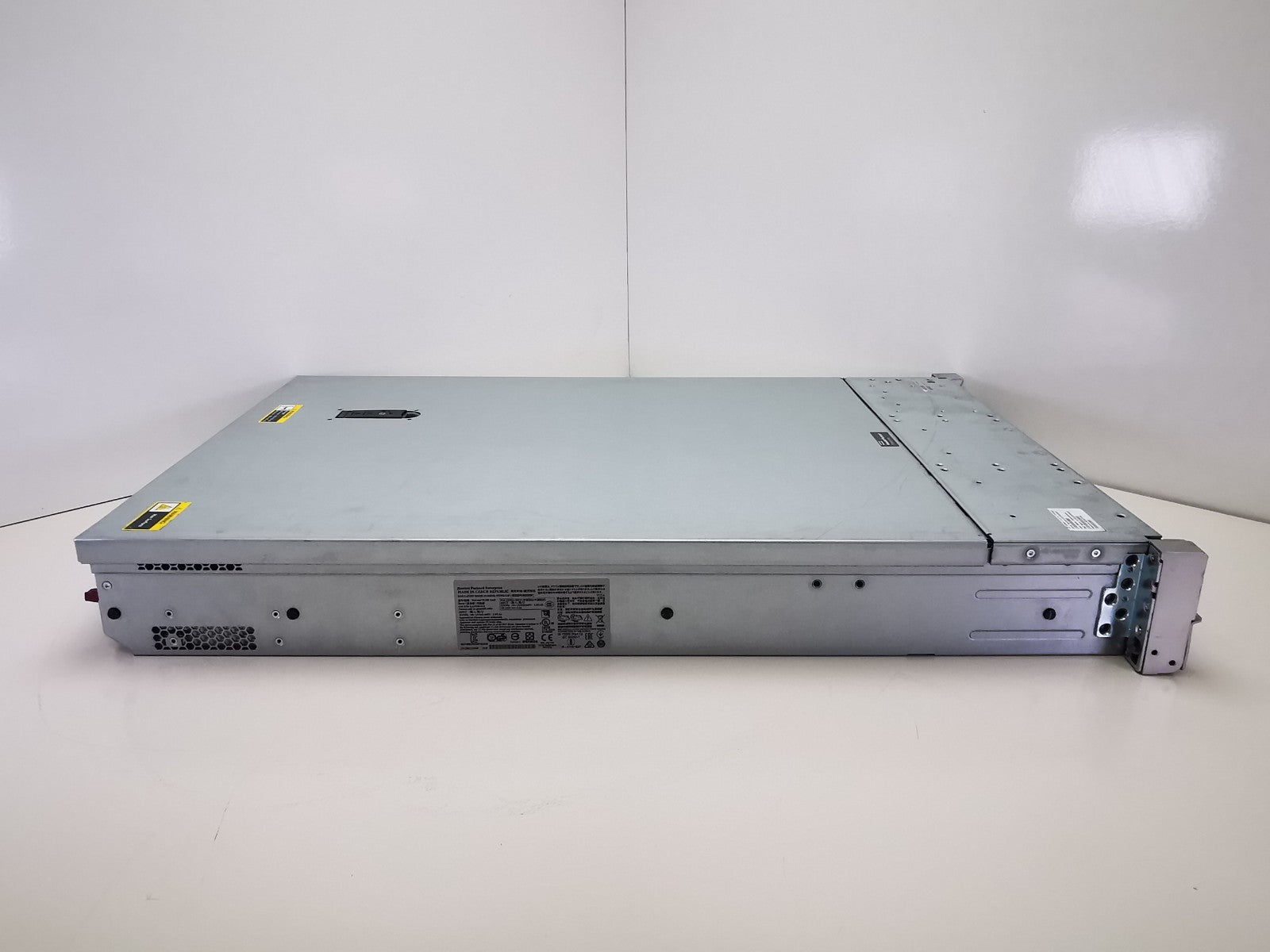 HPE ProLiant DL380 Gen9 Server 8GB  2x Xeon 2620V4 P440ar RAID 2x 500W - Defects