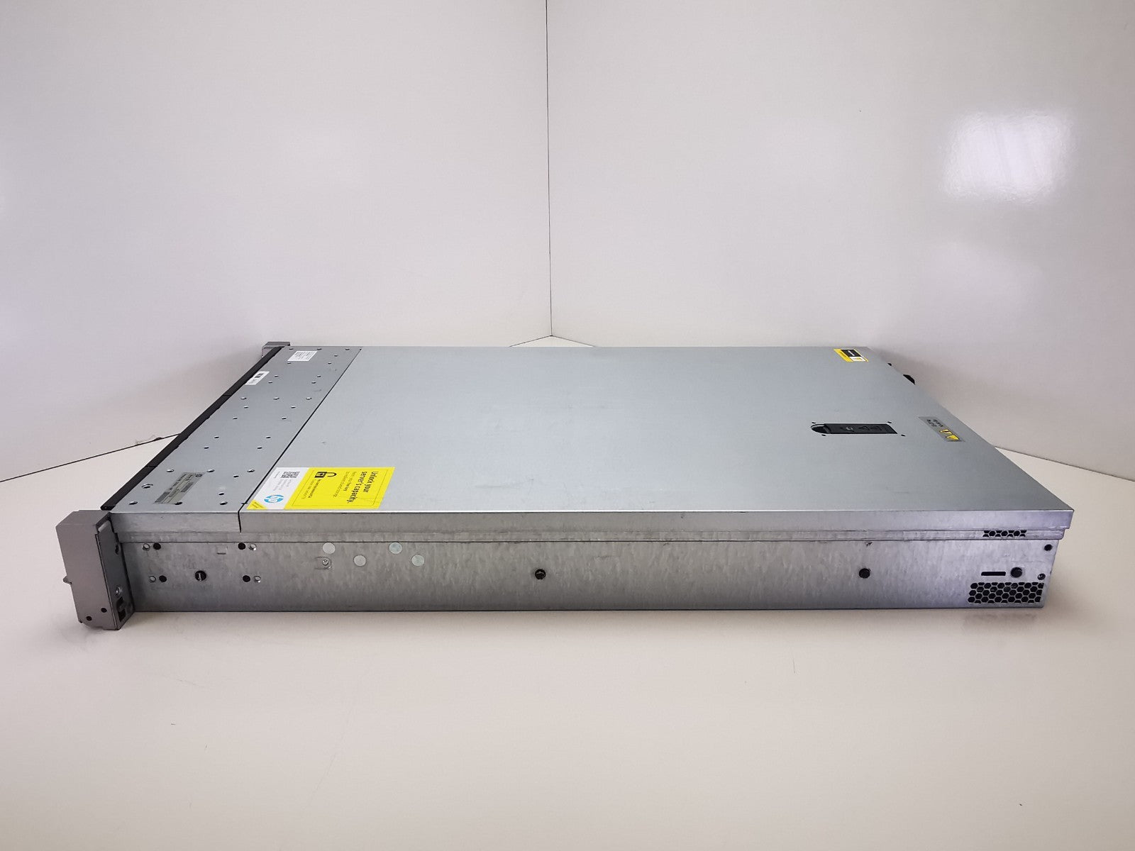 HP Proliant DL385p GEN8 G8 2xAMD 6344 2.60GHz 96GB RAM 8x2.5" Bay 2U Server