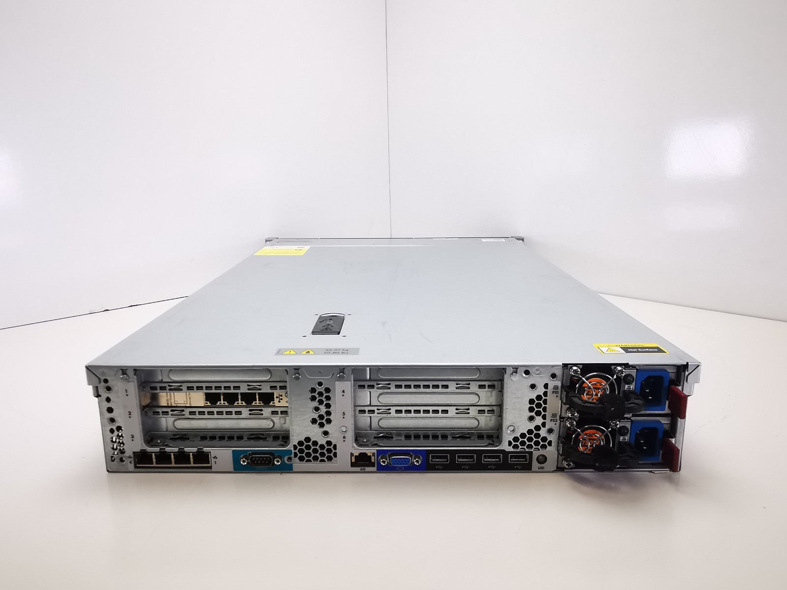 HP Proliant DL385p GEN8 G8 2xAMD 6344 2.60GHz 96GB RAM 8x2.5" Bay 2U Server