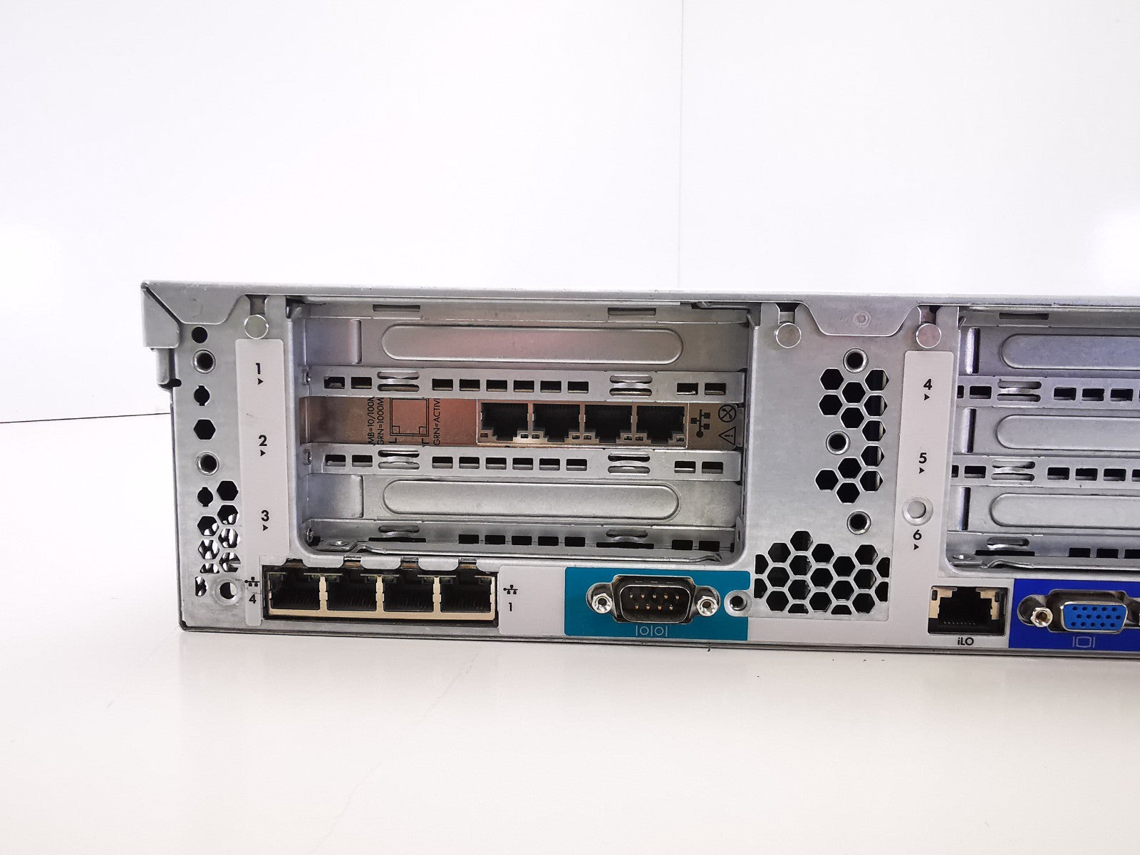 HP Proliant DL385p GEN8 G8 2xAMD 6344 2.60GHz 96GB RAM 8x2.5" Bay 2U Server