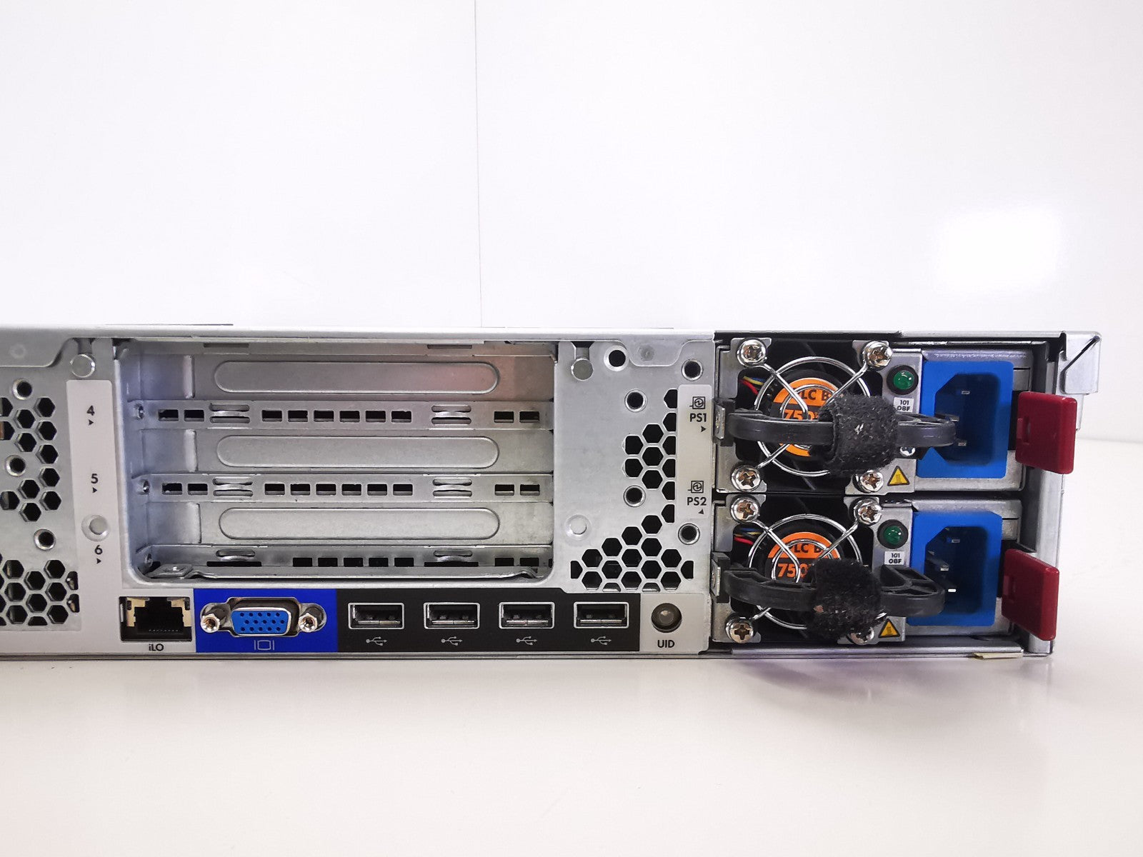 HP Proliant DL385p GEN8 G8 2xAMD 6344 2.60GHz 96GB RAM 8x2.5" Bay 2U Server