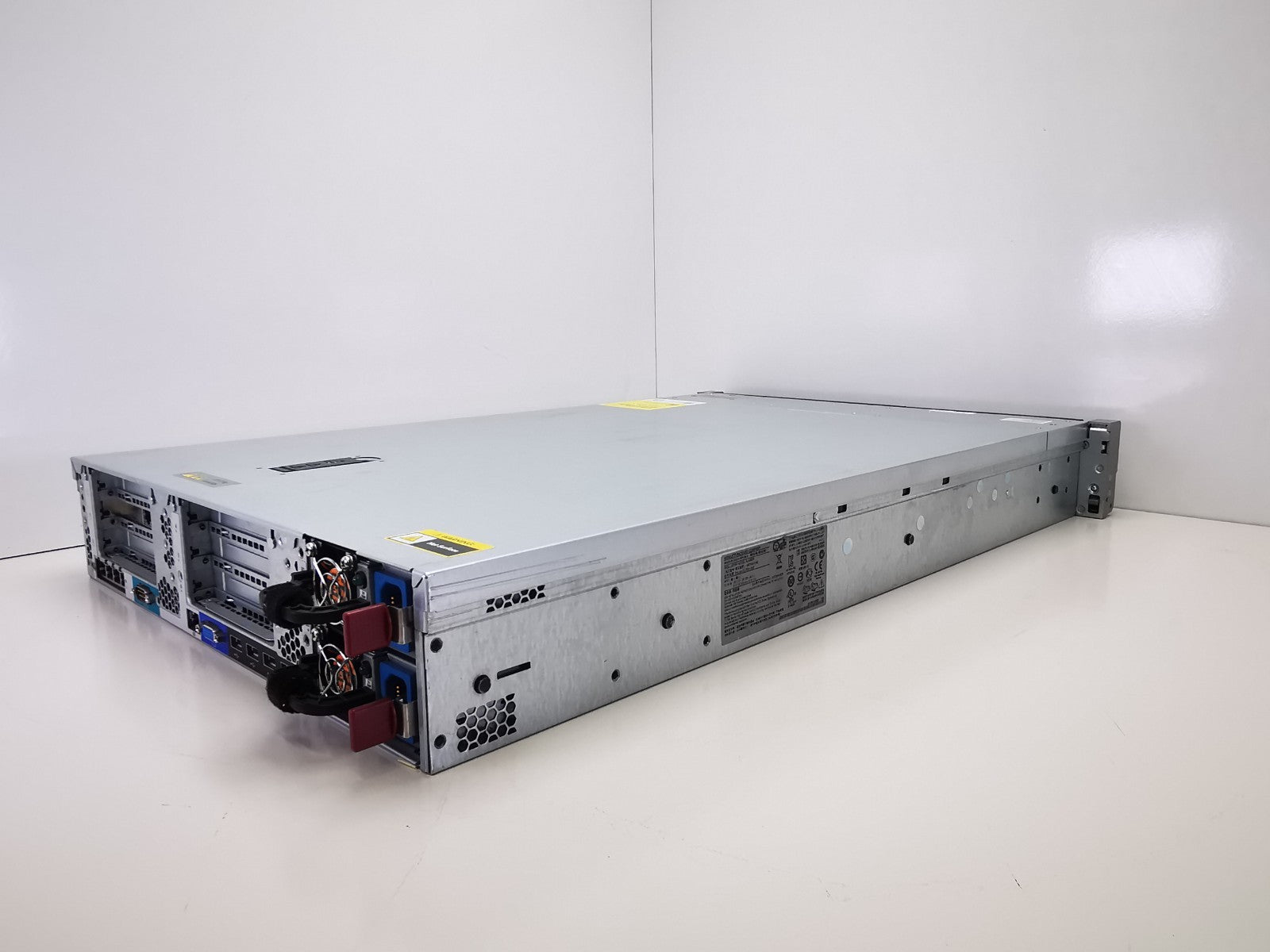 HP Proliant DL385p GEN8 G8 2xAMD 6344 2.60GHz 96GB RAM 8x2.5" Bay 2U Server