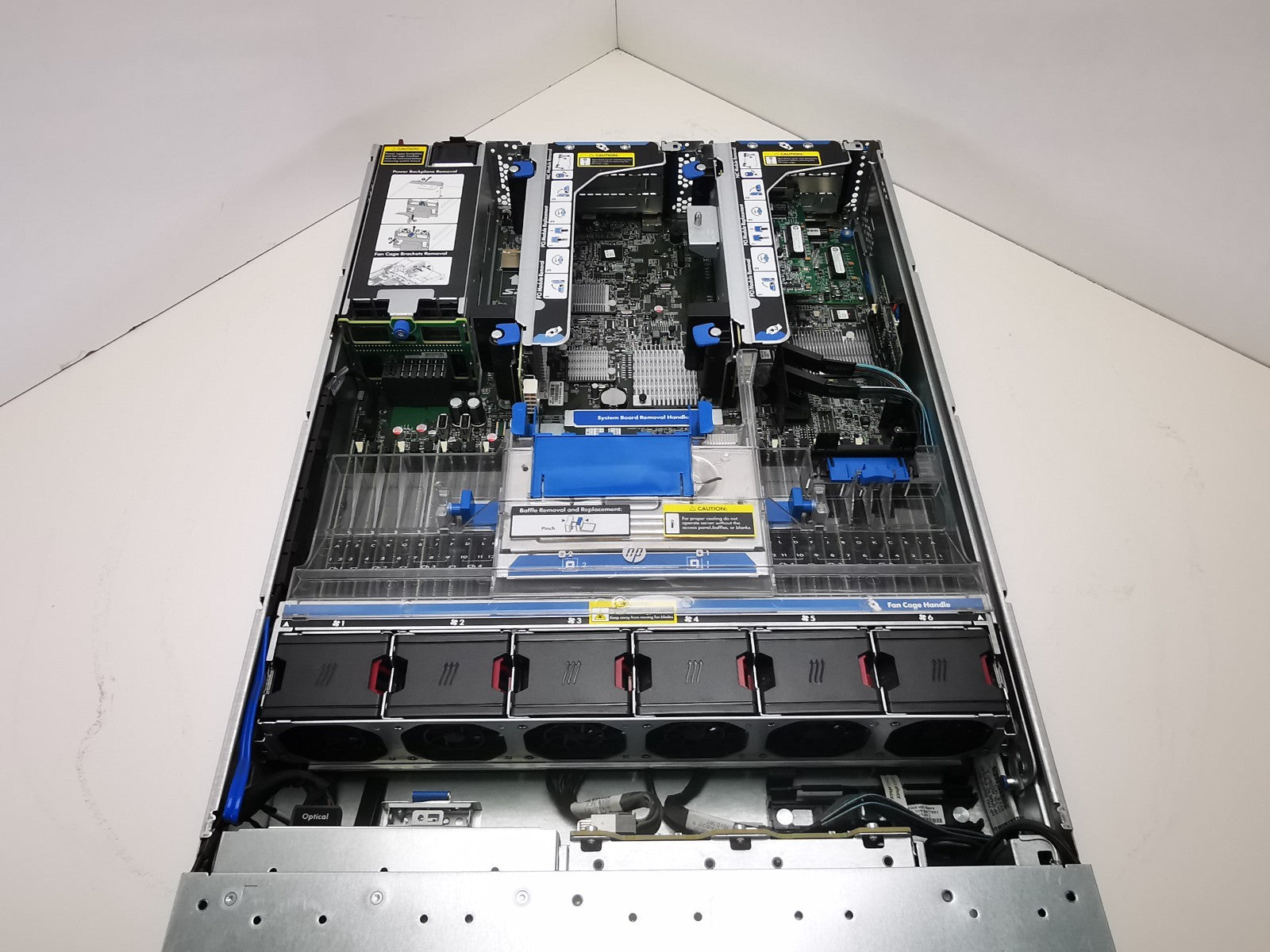 HP Proliant DL385p GEN8 G8 2xAMD 6344 2.60GHz 96GB RAM 8x2.5" Bay 2U Server