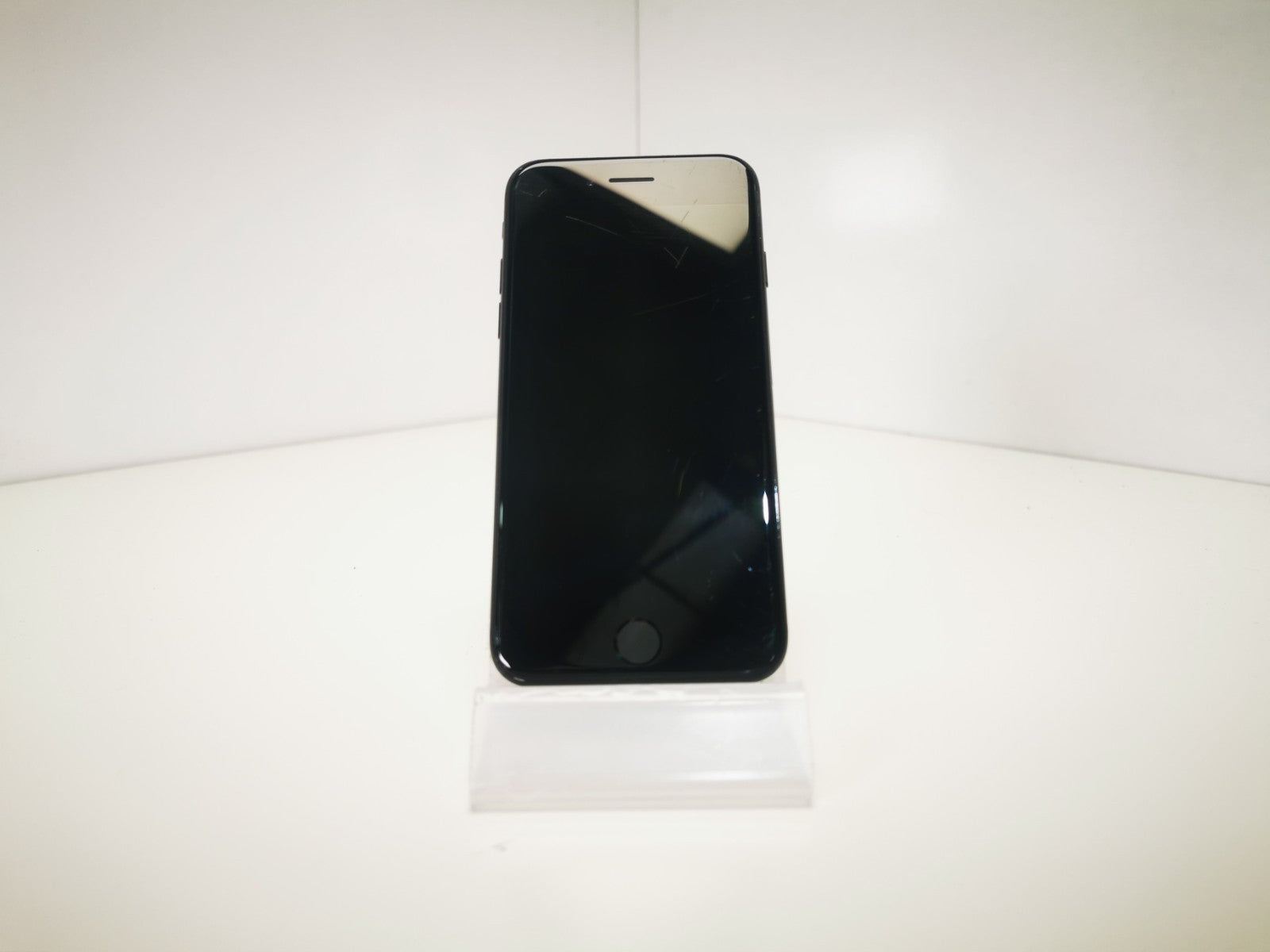 Apple iPhone 7 (A1778) - 4.7"/Black/128GB/Unlocked - GRADE C