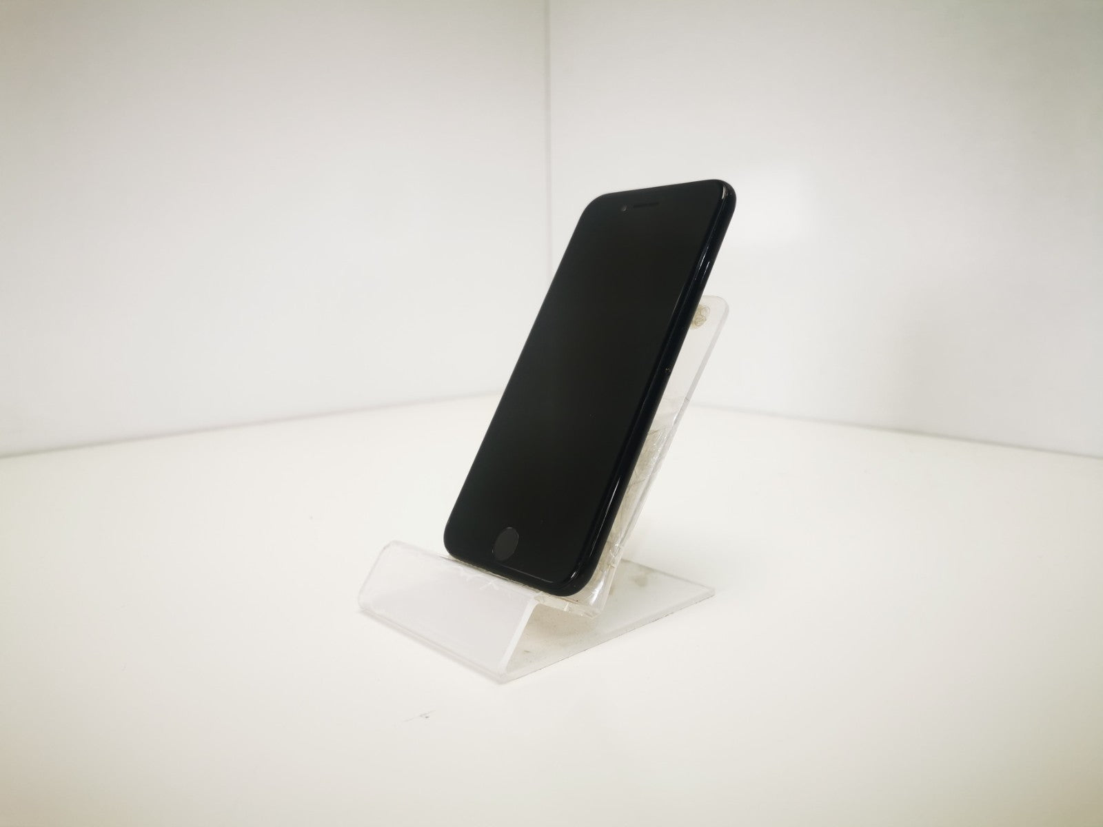 Apple iPhone 7 (A1778) - 4.7"/Black/128GB/Unlocked - GRADE C