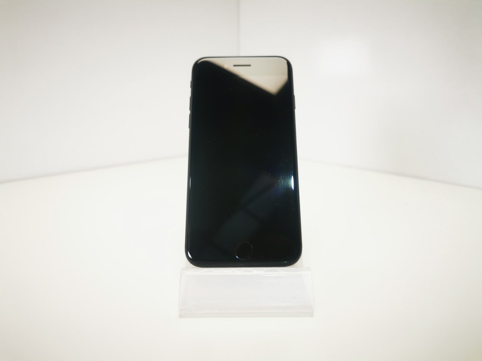 Apple iPhone 7 (A1778) - 4.7"/Black/128GB/Unlocked - GRADE B