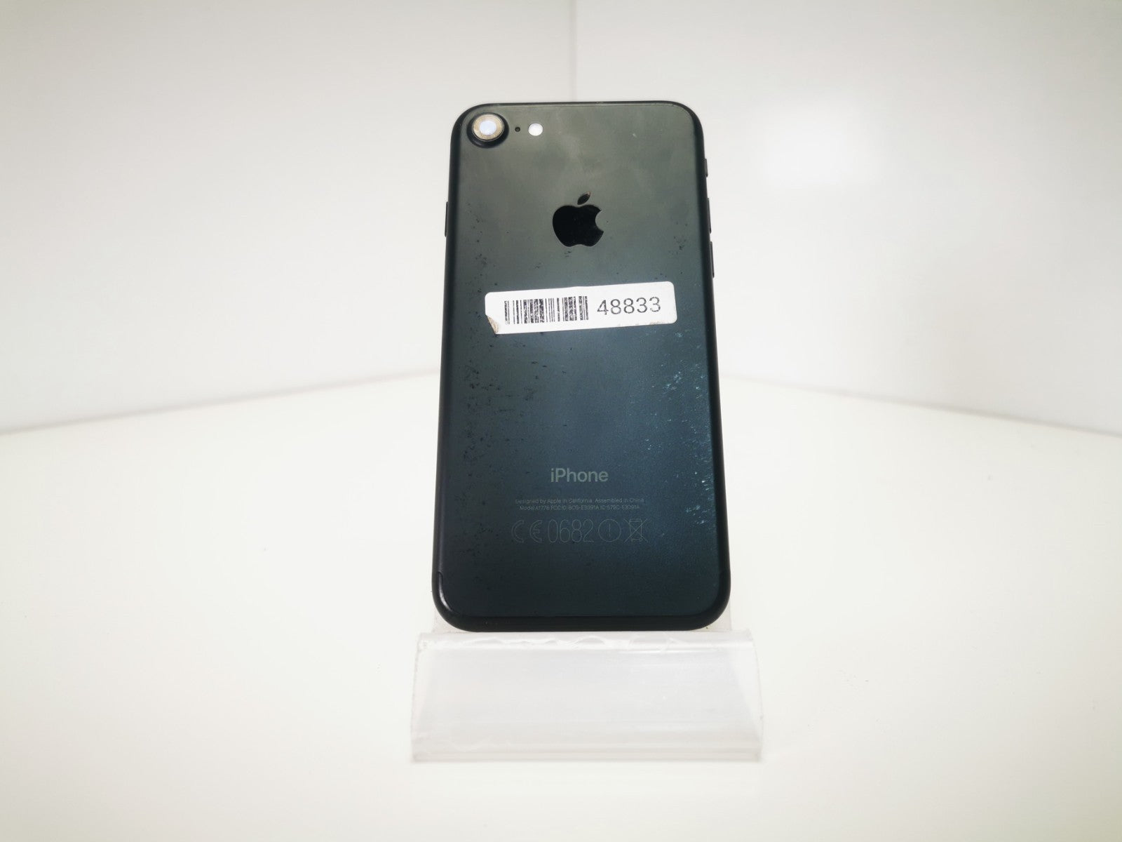 Apple iPhone 7 (A1778) - 4.7"/Black/128GB/Unlocked - GRADE B