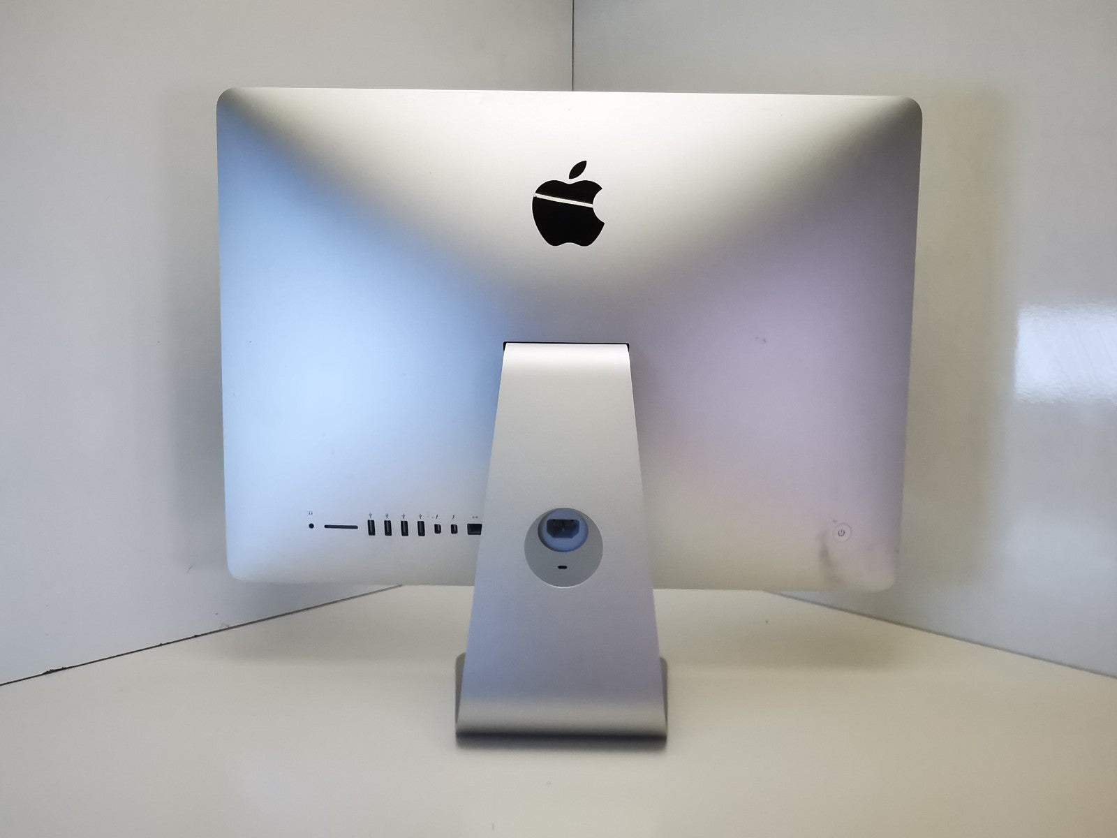 Apple iMac Late 2015 (A1418) 21.5" - Intel i5/8GB RAM/1TB HDD/MacOS Monterey