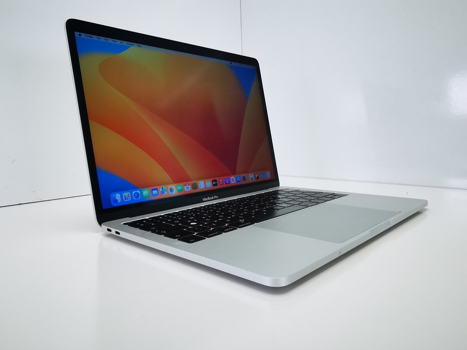 Apple MacBook Pro 2017 13" - Intel i7 / 16GB / 500GB / MacOS Ventura - Defects