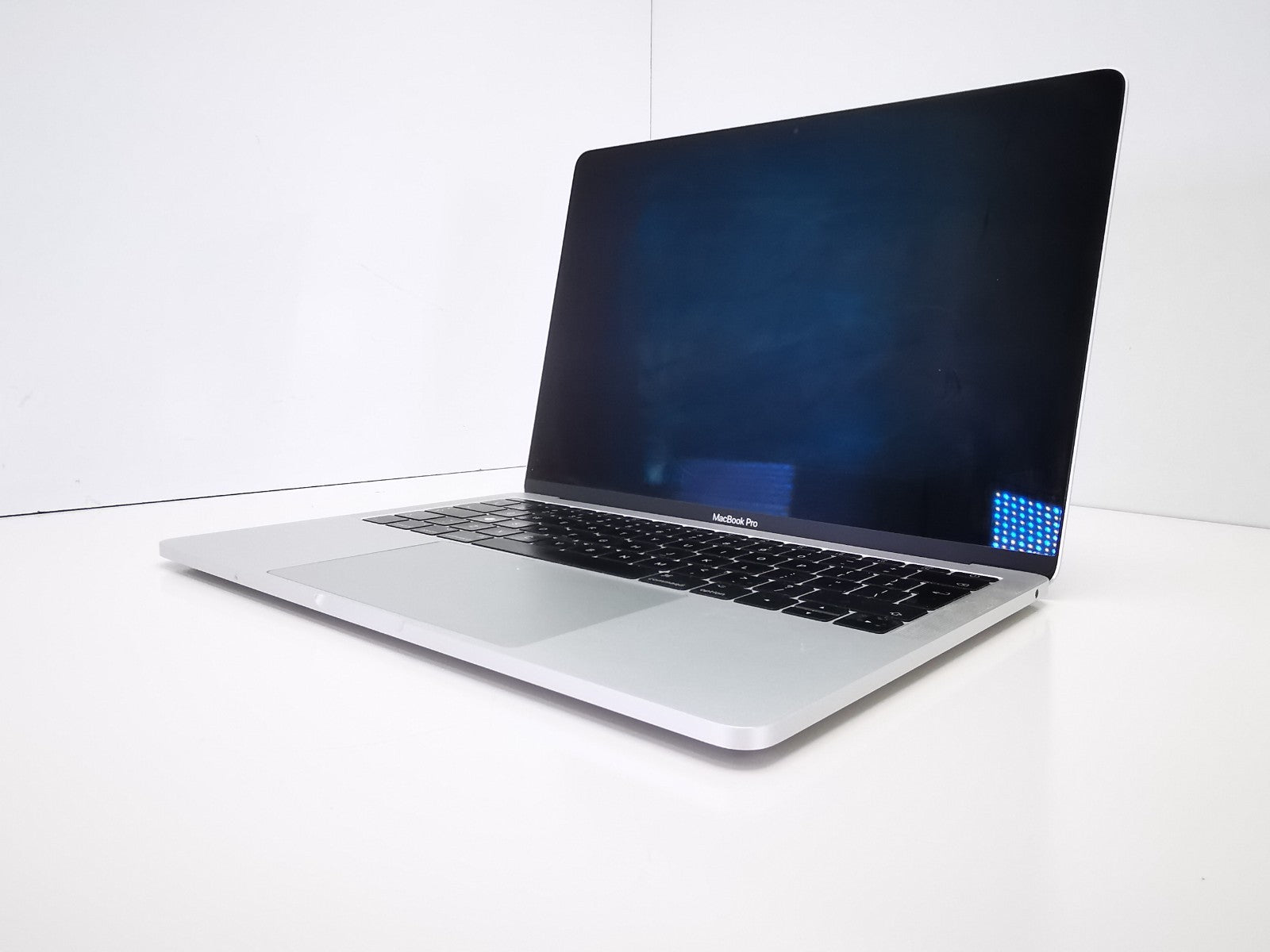 Apple MacBook Pro 2017 13" - Intel i7 / 16GB / 500GB / MacOS Ventura - Defects