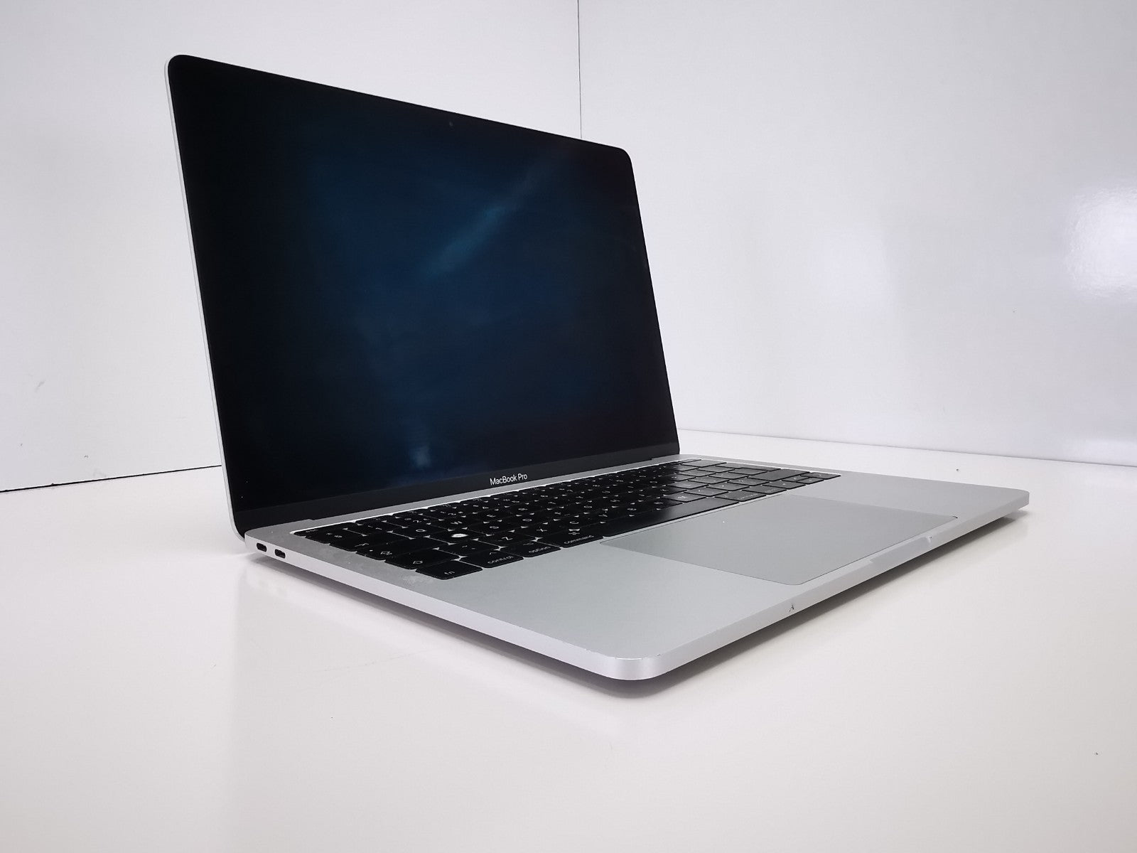 Apple MacBook Pro 2017 13" - Intel i7 / 16GB / 500GB / MacOS Ventura - Defects