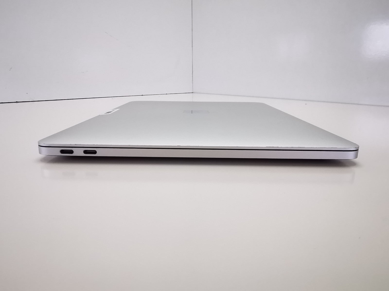 Apple MacBook Pro 2017 13" - Intel i7 / 16GB / 500GB / MacOS Ventura - Defects