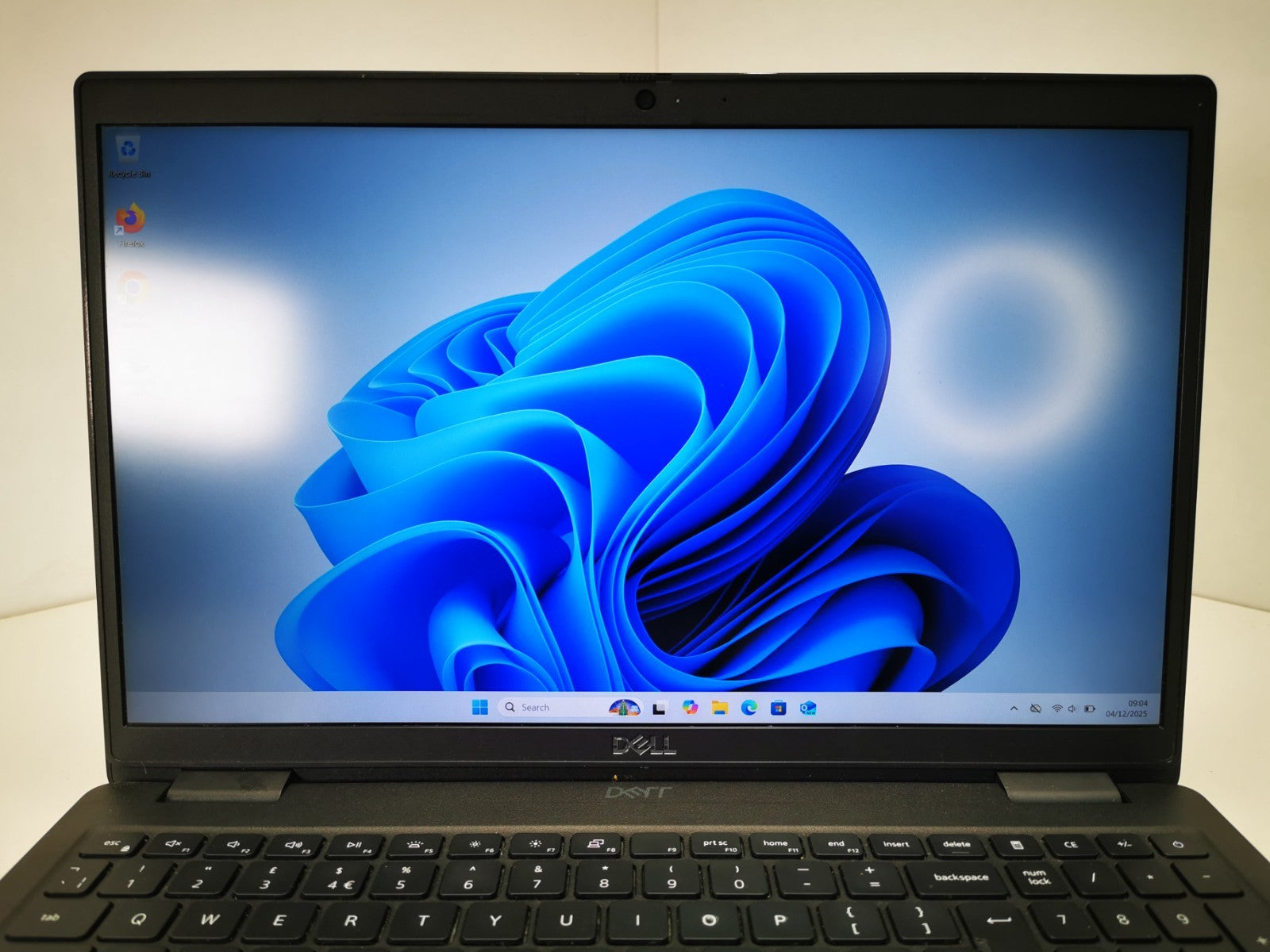Dell Latitude 3520 15.6" i5-1135G7 @ 2.4GHz 8GB DDR4 256GB NVMe - Windows 11 Pro