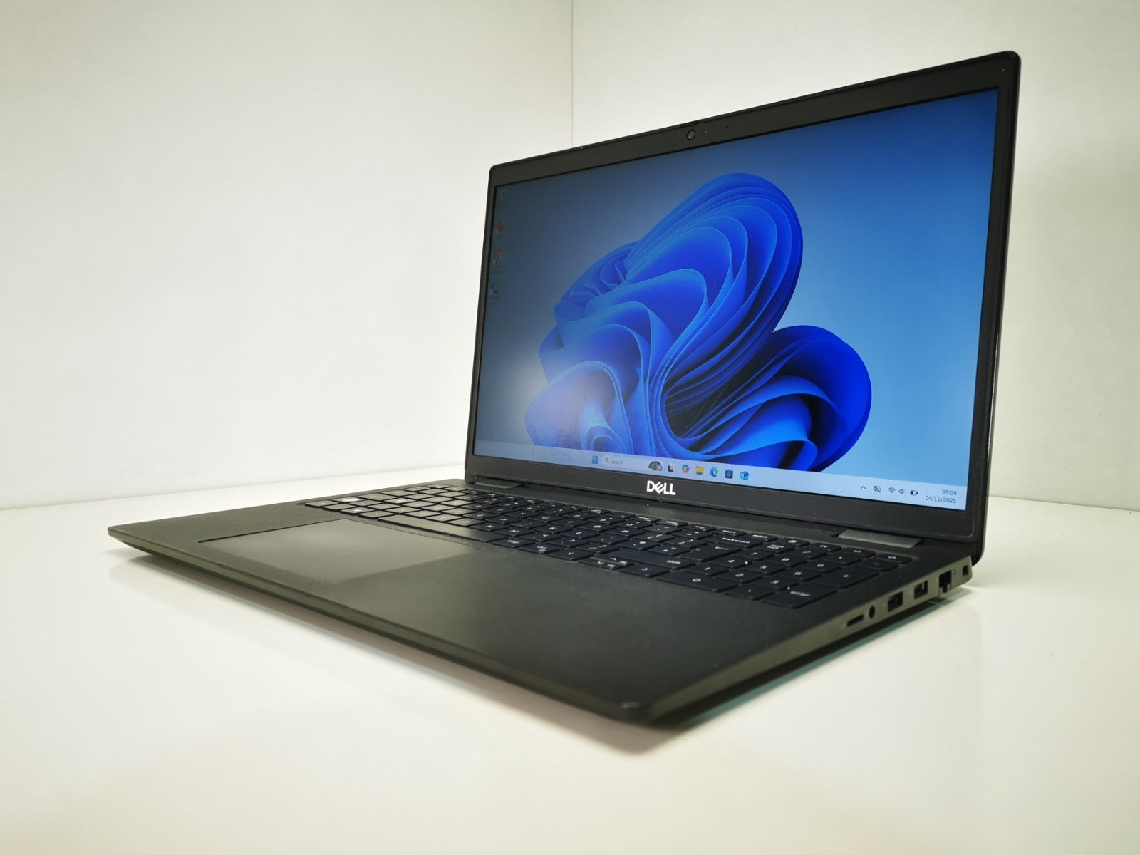Dell Latitude 3520 15.6" i5-1135G7 @ 2.4GHz 8GB DDR4 256GB NVMe - Windows 11 Pro