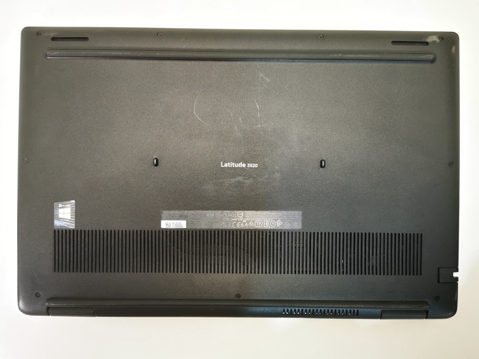 Dell Latitude 3520 15.6" i5-1135G7 @ 2.4GHz 8GB DDR4 256GB NVMe - Windows 11 Pro