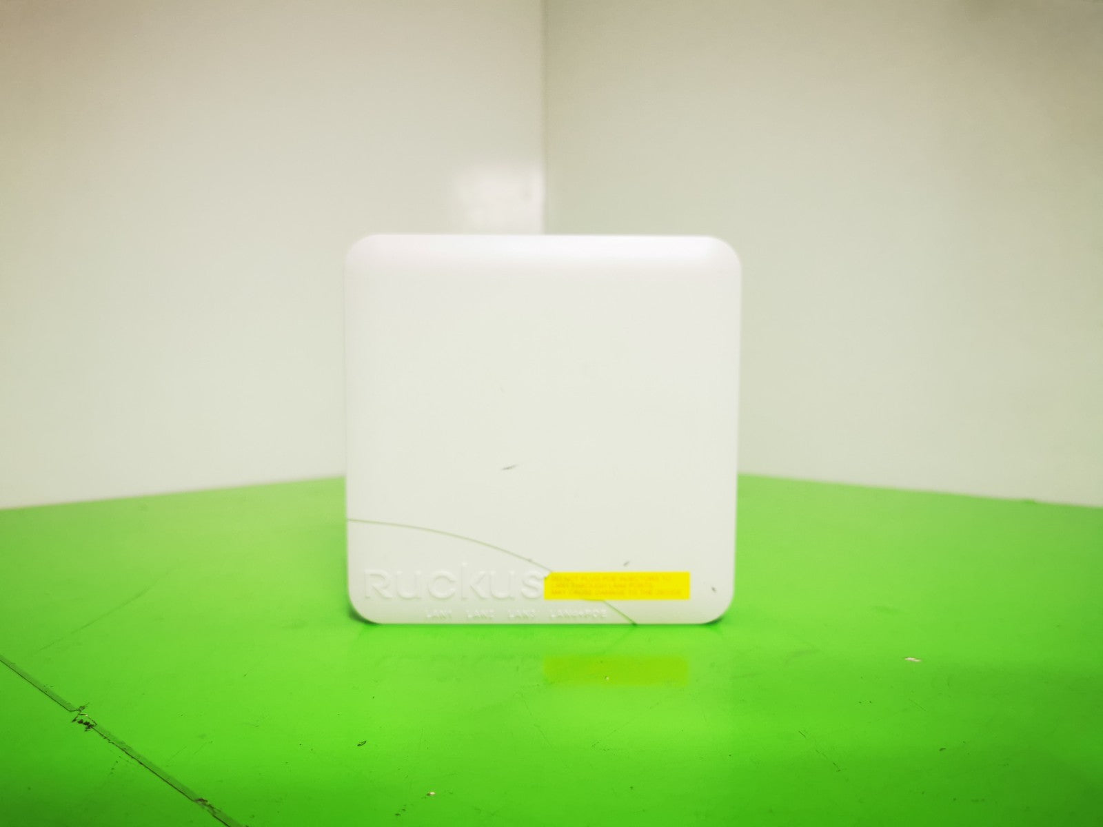 Ruckus ZoneFlex 7055 Wireless Access Point – Dual-Band, PoE, No PSU/Mount