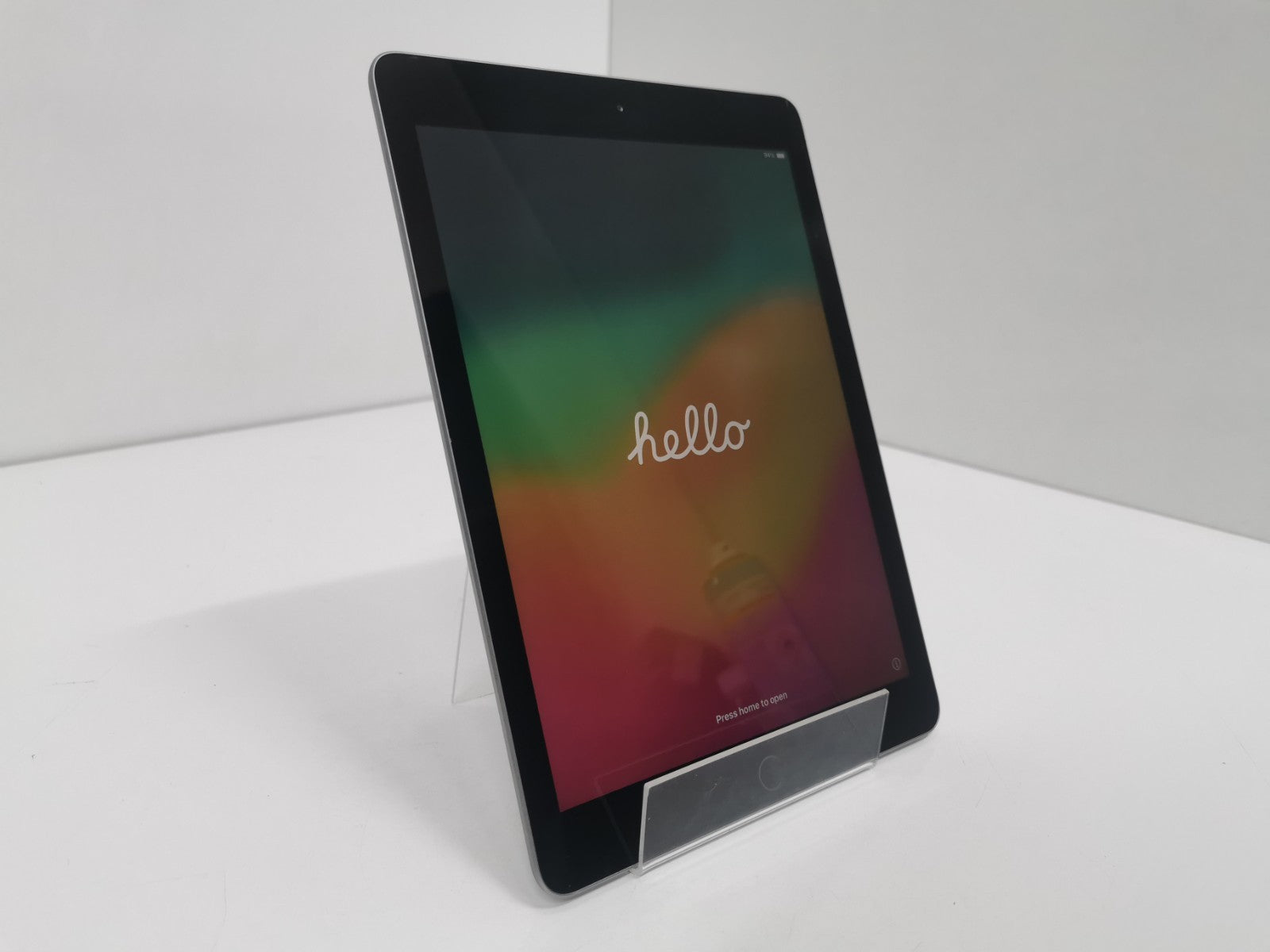 Apple iPad 6th Gen - 9.7"32GB/Wi-Fi/Space Grey/A1893 - Grade B