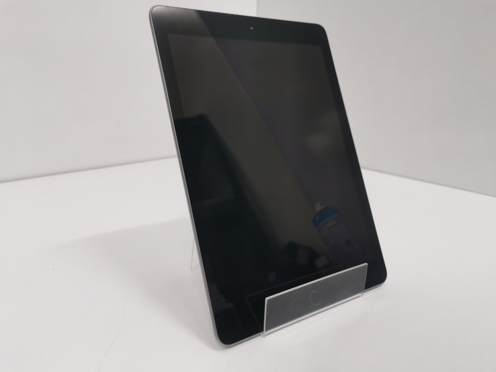Apple iPad 6th Gen - 9.7"32GB/Wi-Fi/Space Grey/A1893 - Grade B