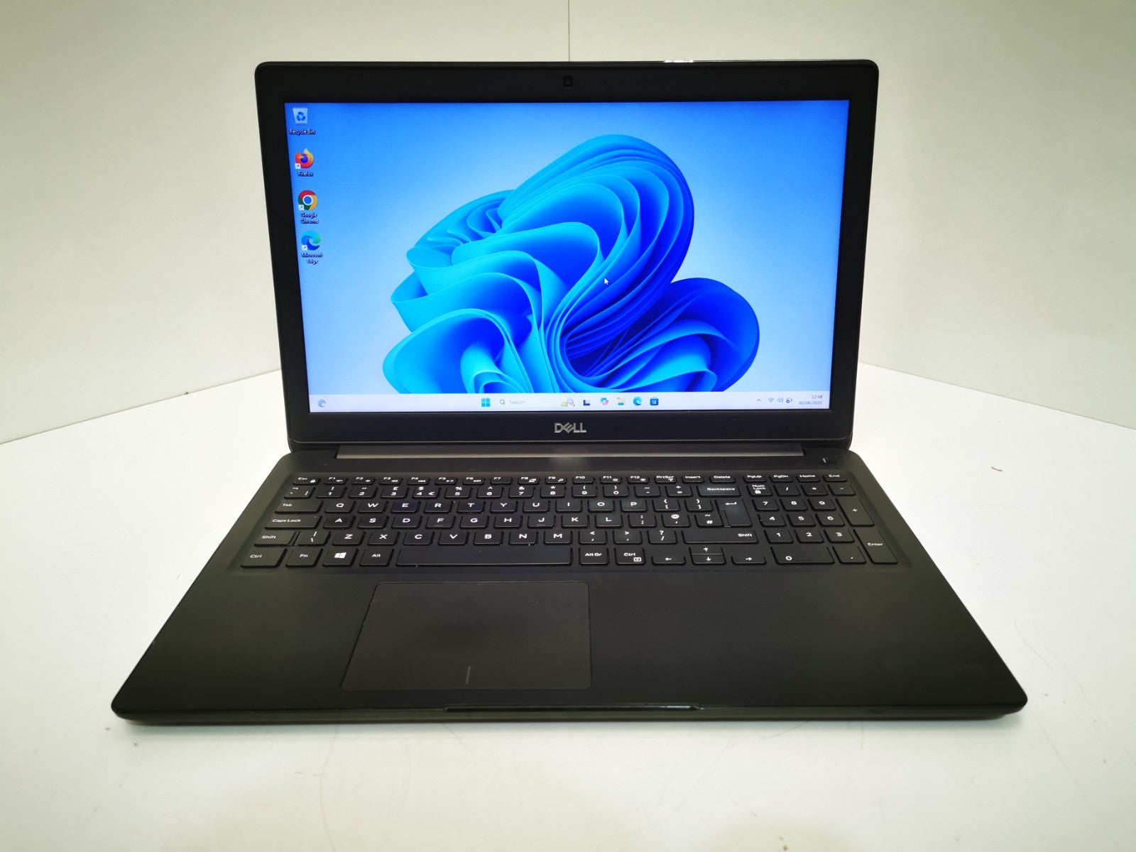 Dell Latitude 3500 15.6″ Laptop – i5-8th Gen, 8GB RAM, 128GB SSD, Poor Battery