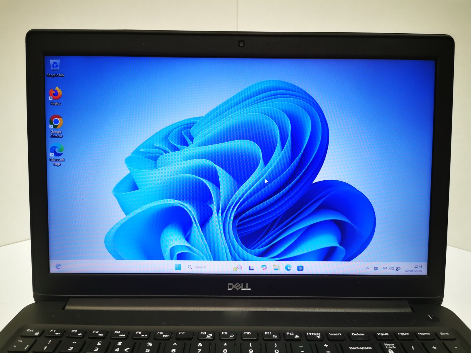 Dell Latitude 3500 15.6″ Laptop – i5-8th Gen, 8GB RAM, 128GB SSD, Poor Battery