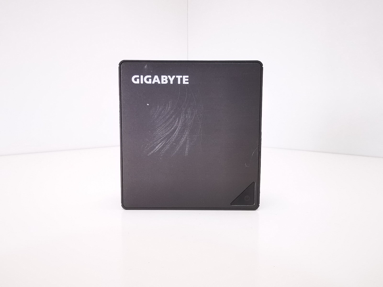 Intel GB-BSi3HA-7100 Mini NUC – i3 2.4GHz, 4GB RAM, 120GB, Win11 - Not Activated