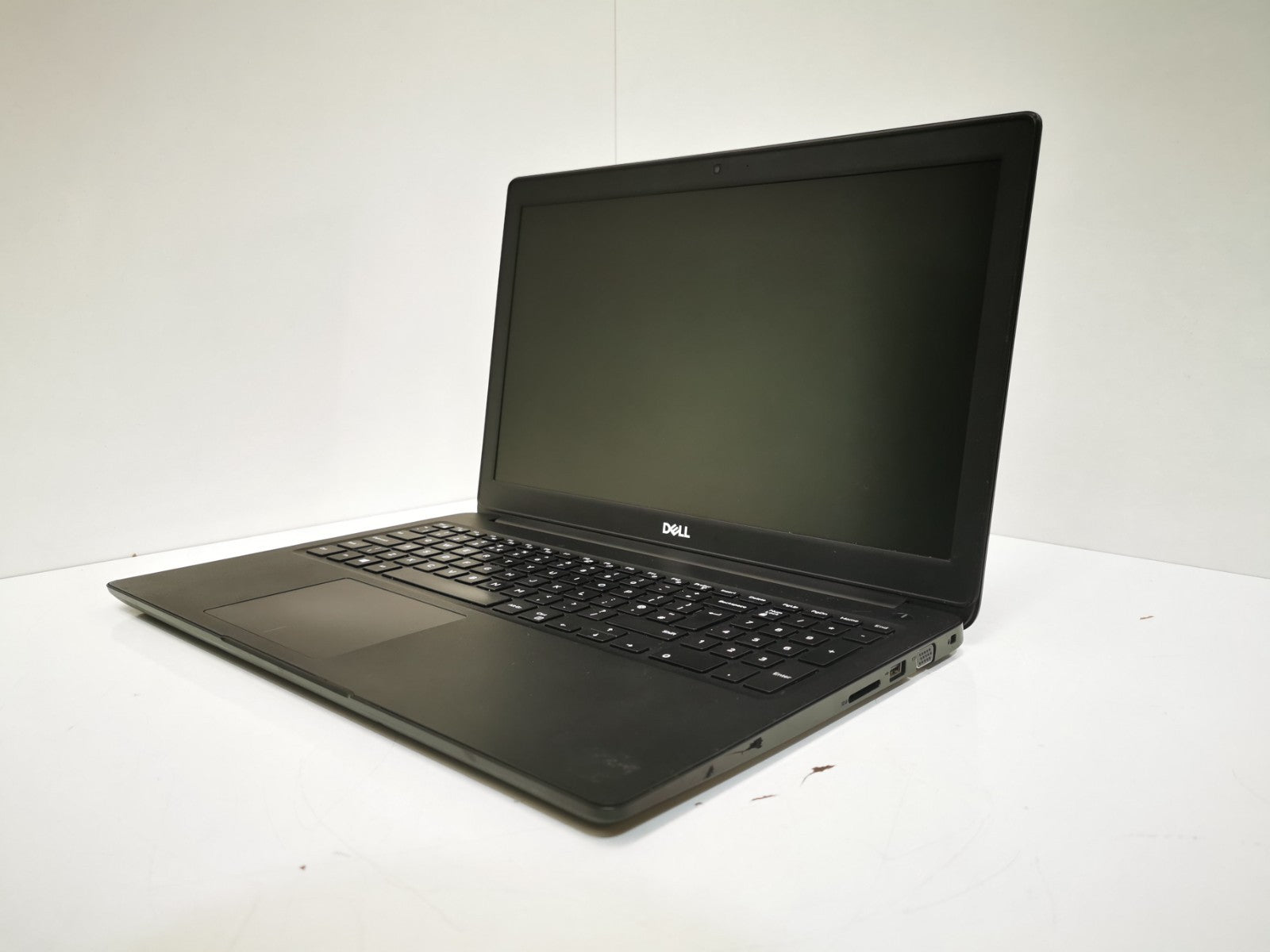 Dell Latitude 3500 15.6″ Laptop – i5-8th Gen, 8GB RAM, 128GB SSD, Poor Battery