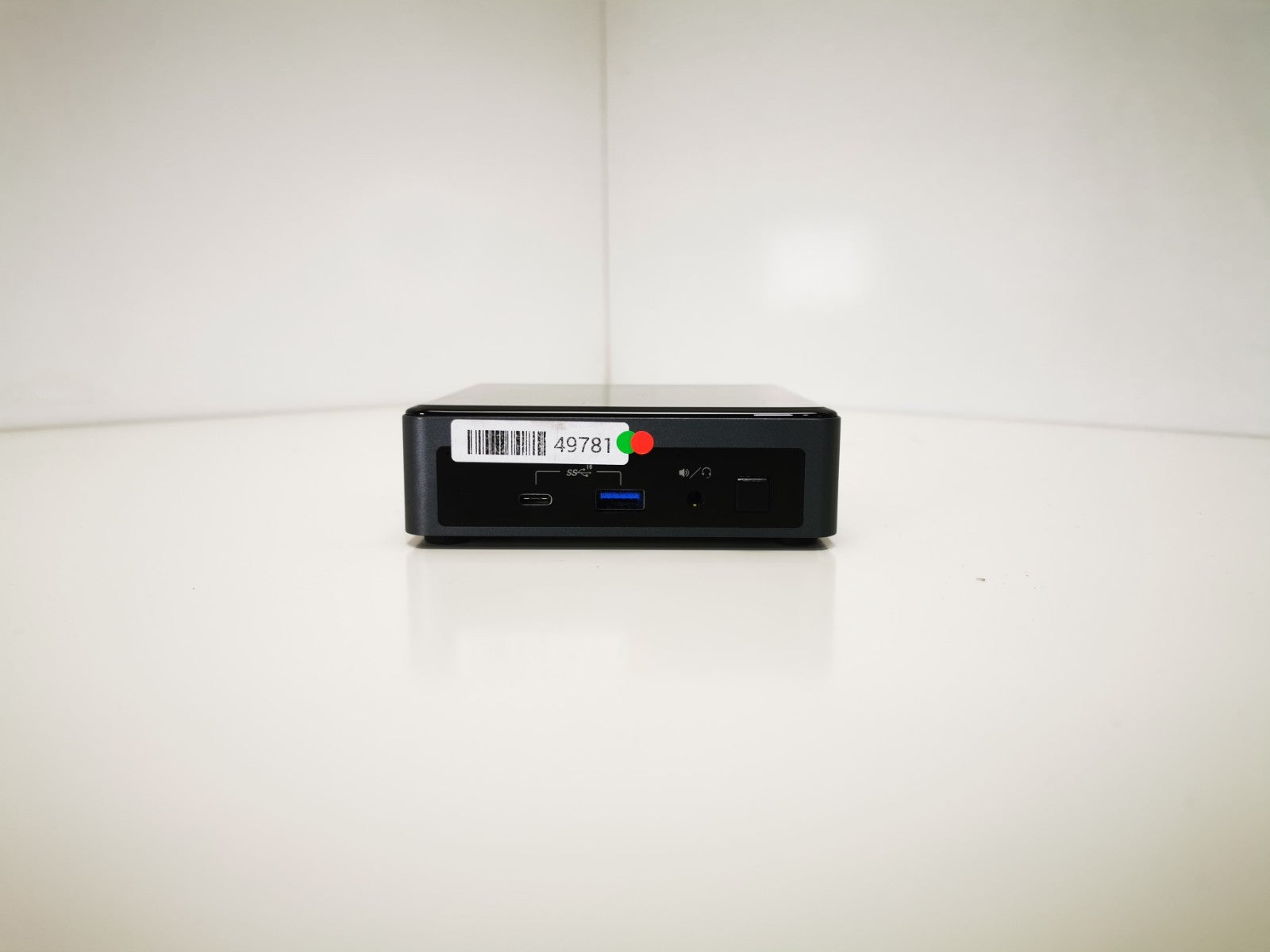 Intel NUC10FNK USFF PC - 10th Gen i3 8GB RAM / 256GB SSD Win 11 - Not Activated