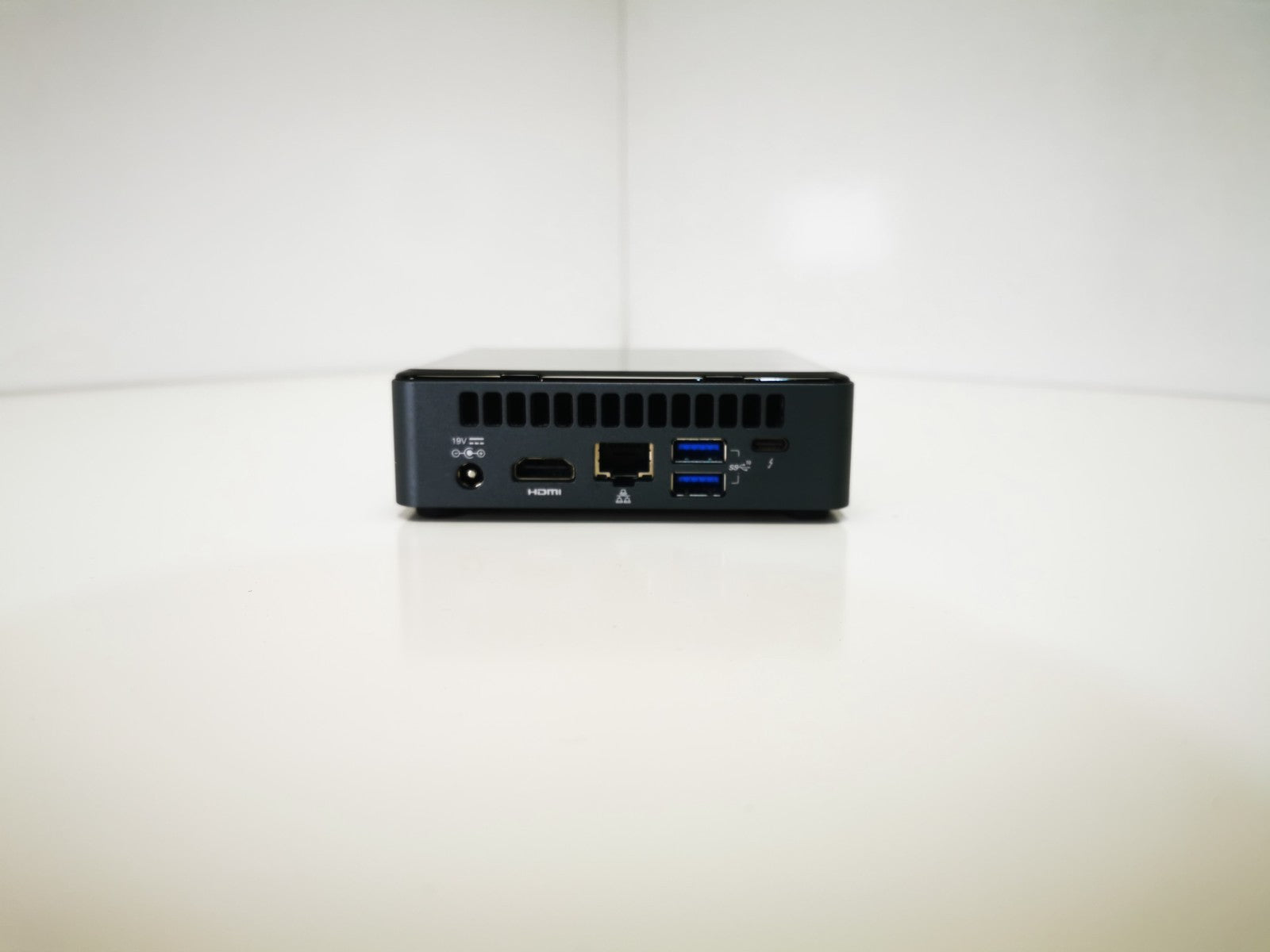 Intel NUC10FNK USFF PC - 10th Gen i3 8GB RAM / 256GB SSD Win 11 - Not Activated