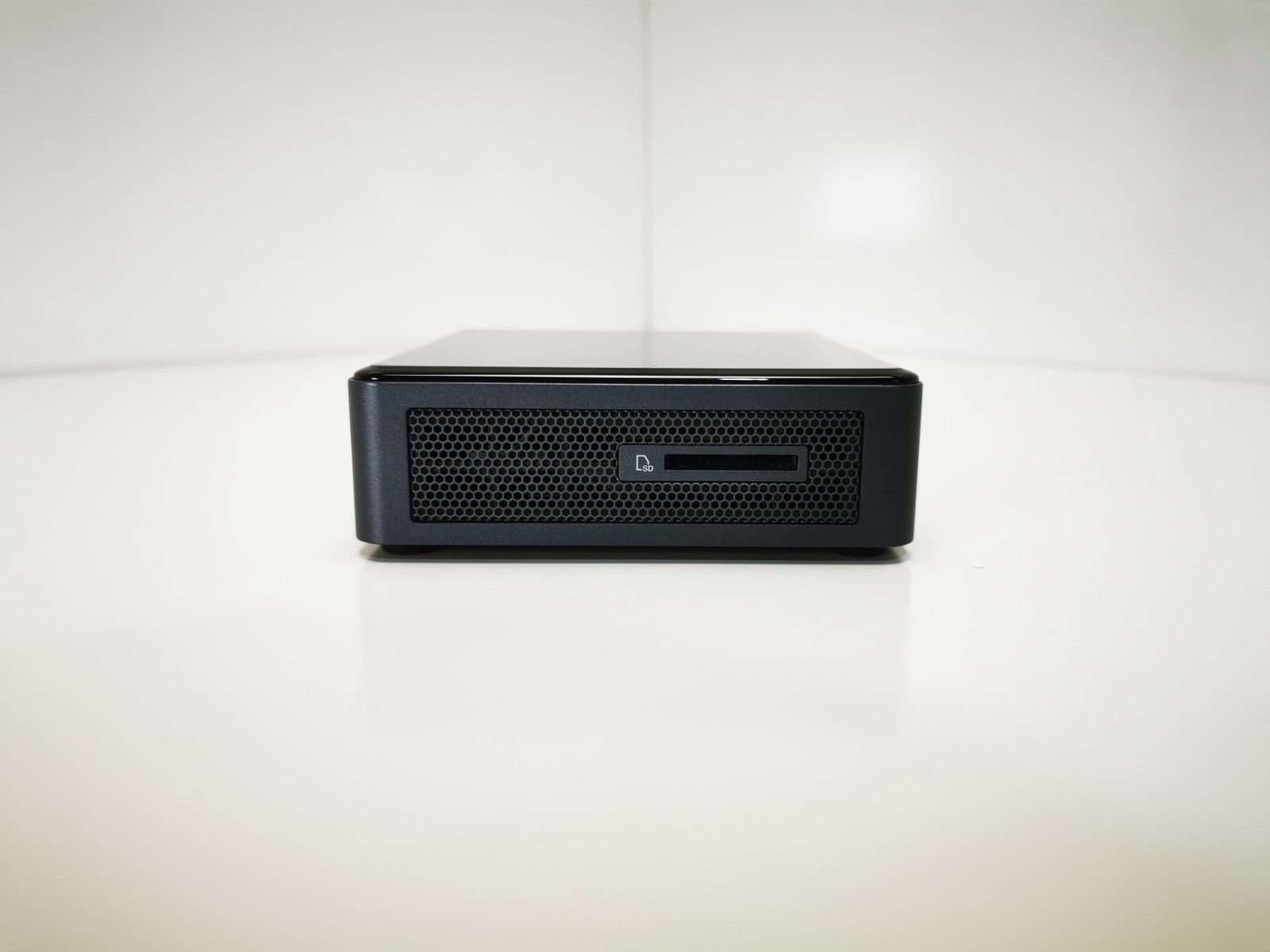 Intel NUC10FNK USFF PC - 10th Gen i3 8GB RAM / 256GB SSD Win 11 - Not Activated
