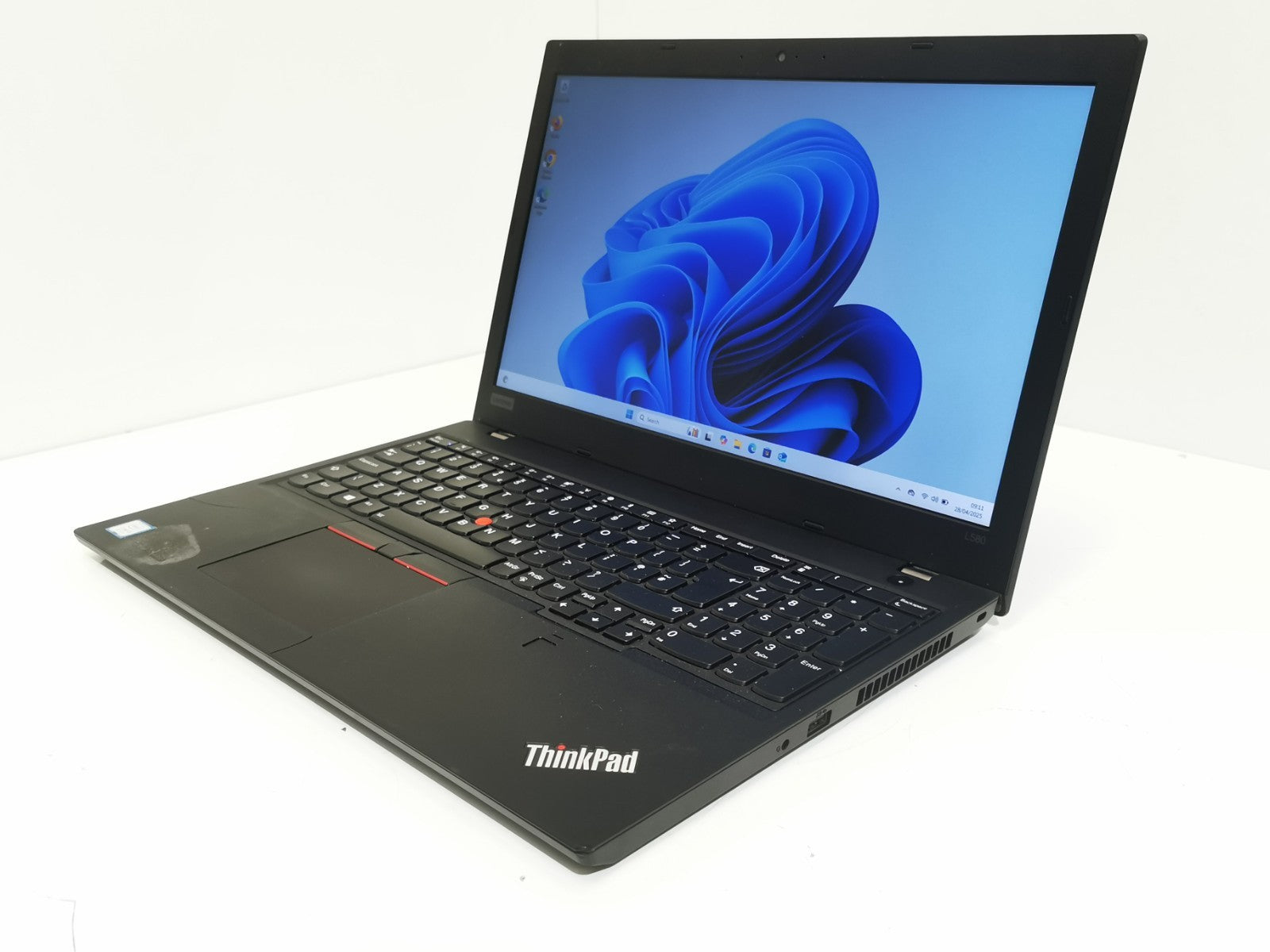 Lenovo ThinkPad L580 15.6″ – i5-8250U, 8GB RAM, 256GB NVMe SSD, Cosmetic Defects