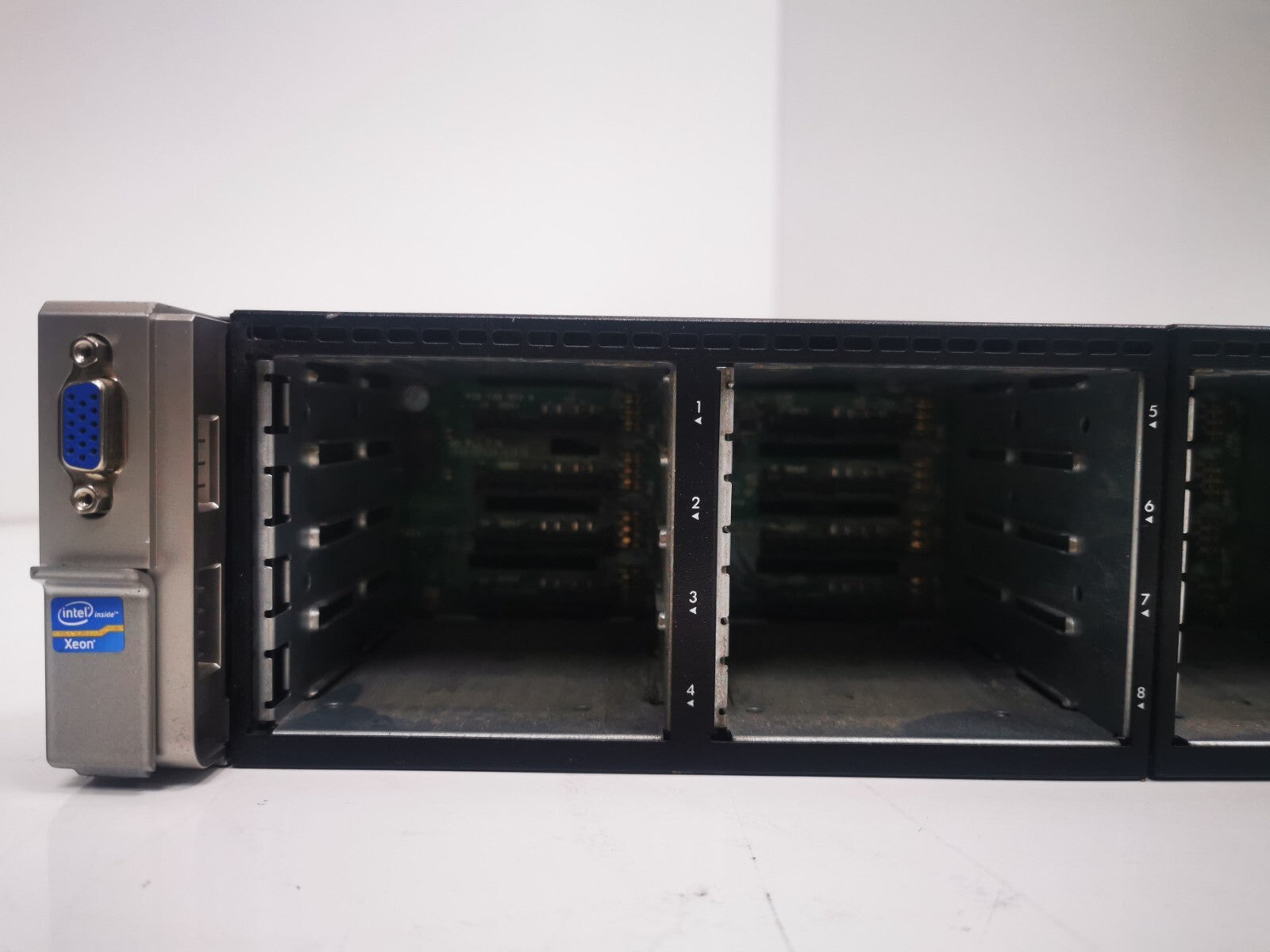 HP ProLiant DL380p Gen8 Rack Server – Intel Xeon, 8GB RAM, No HDDs/Caddies