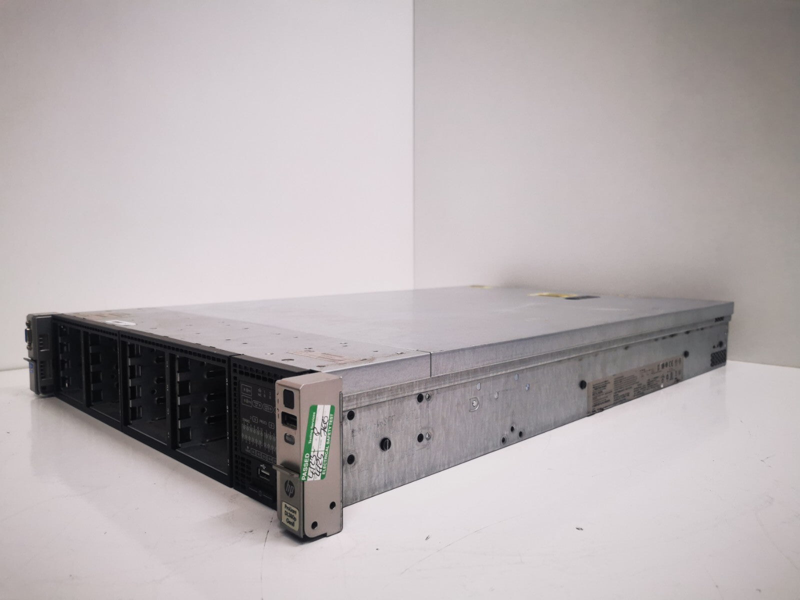 HP ProLiant DL380p Gen8 Rack Server – Intel Xeon, 8GB RAM, No HDDs/Caddies