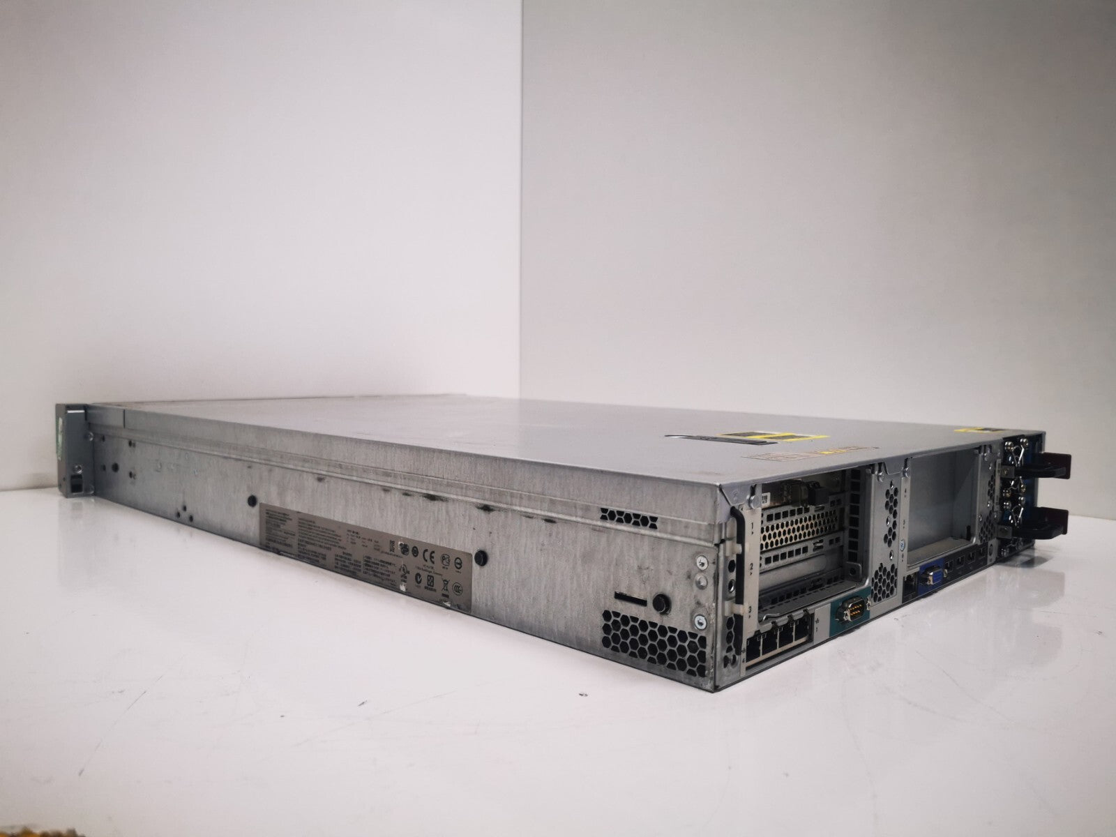 HP ProLiant DL380p Gen8 Rack Server – Intel Xeon, 8GB RAM, No HDDs/Caddies