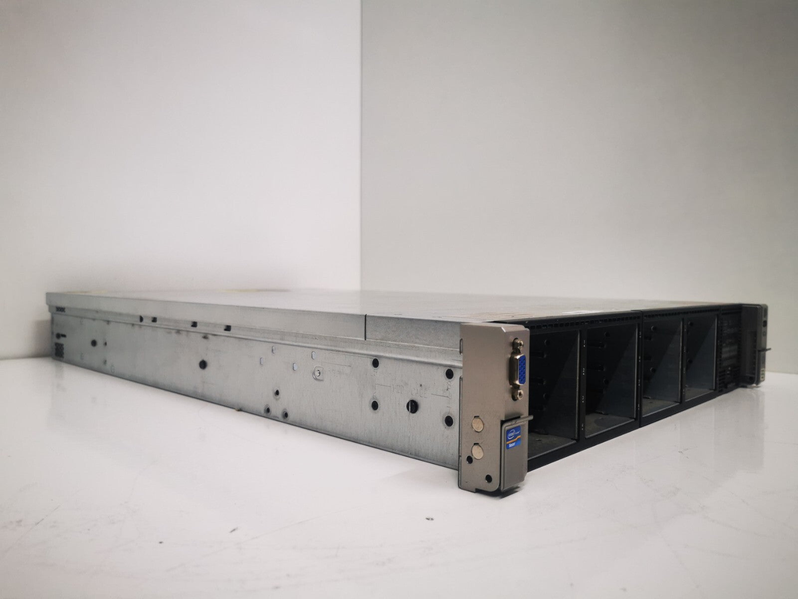 HP ProLiant DL380p Gen8 Rack Server – Intel Xeon, 8GB RAM, No HDDs/Caddies