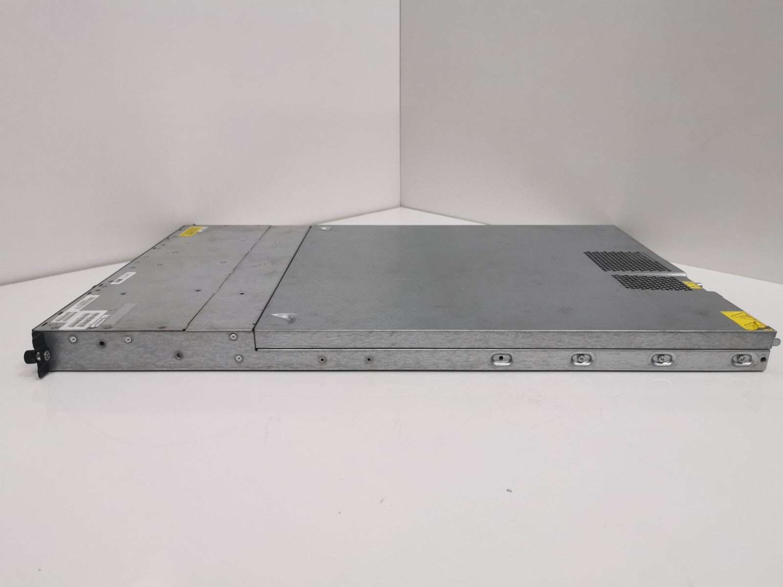 Cisco WAVE-574-K9 V01 1U Rack Server – Intel Xeon 2.66GHz, 3GB RAM, 4-Port LAN