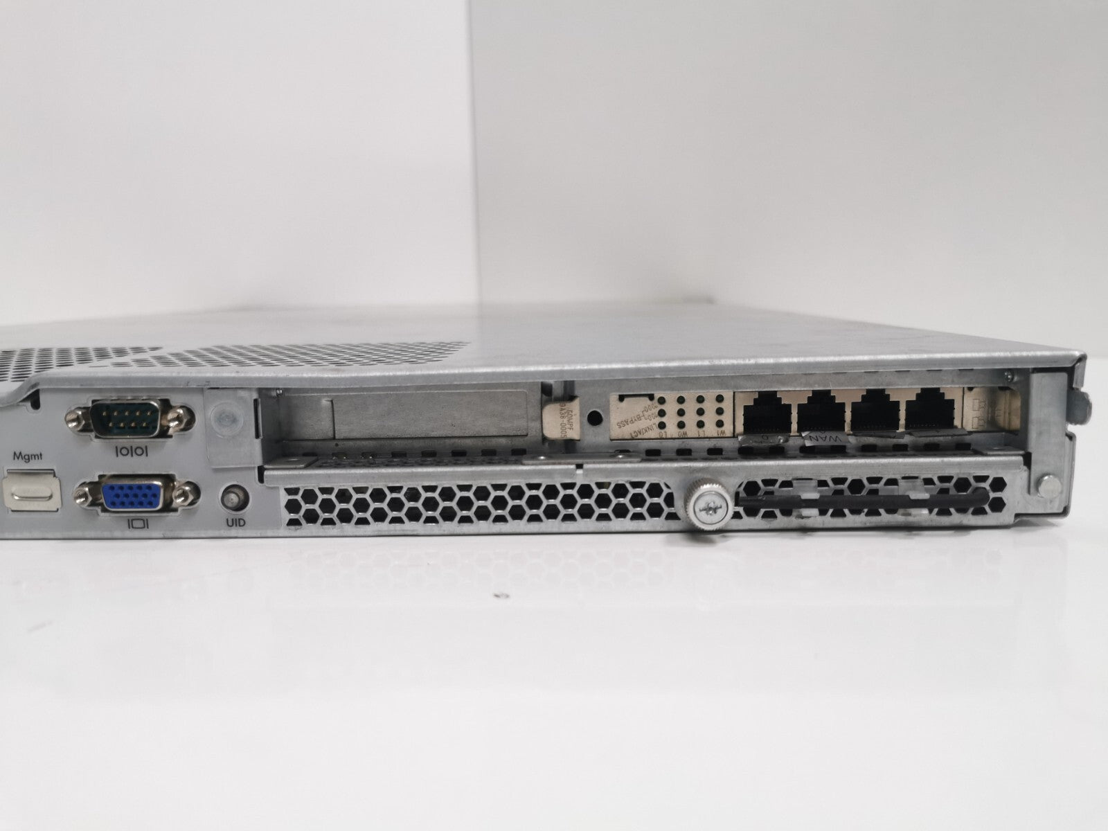 Cisco WAVE-574-K9 V01 1U Rack Server – Intel Xeon 2.66GHz, 3GB RAM, 4-Port LAN
