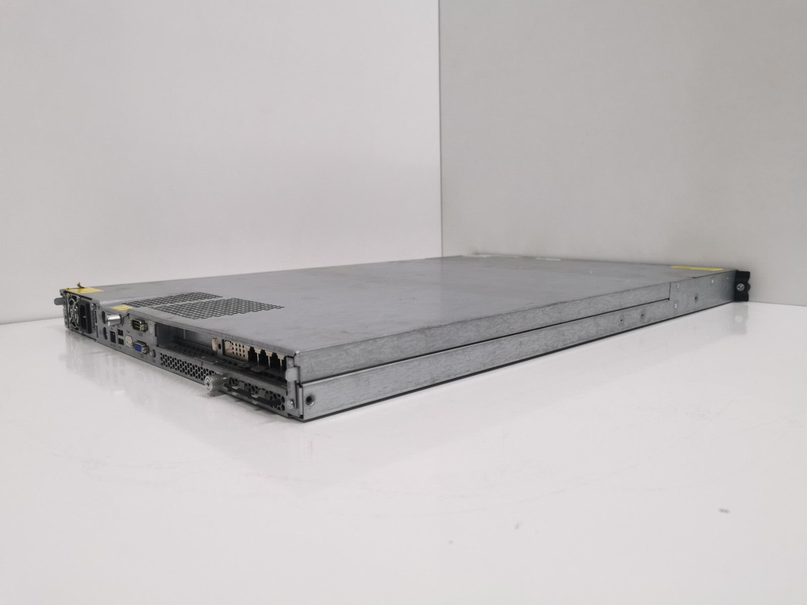 Cisco WAVE-574-K9 V01 1U Rack Server – Intel Xeon 2.66GHz, 3GB RAM, 4-Port LAN