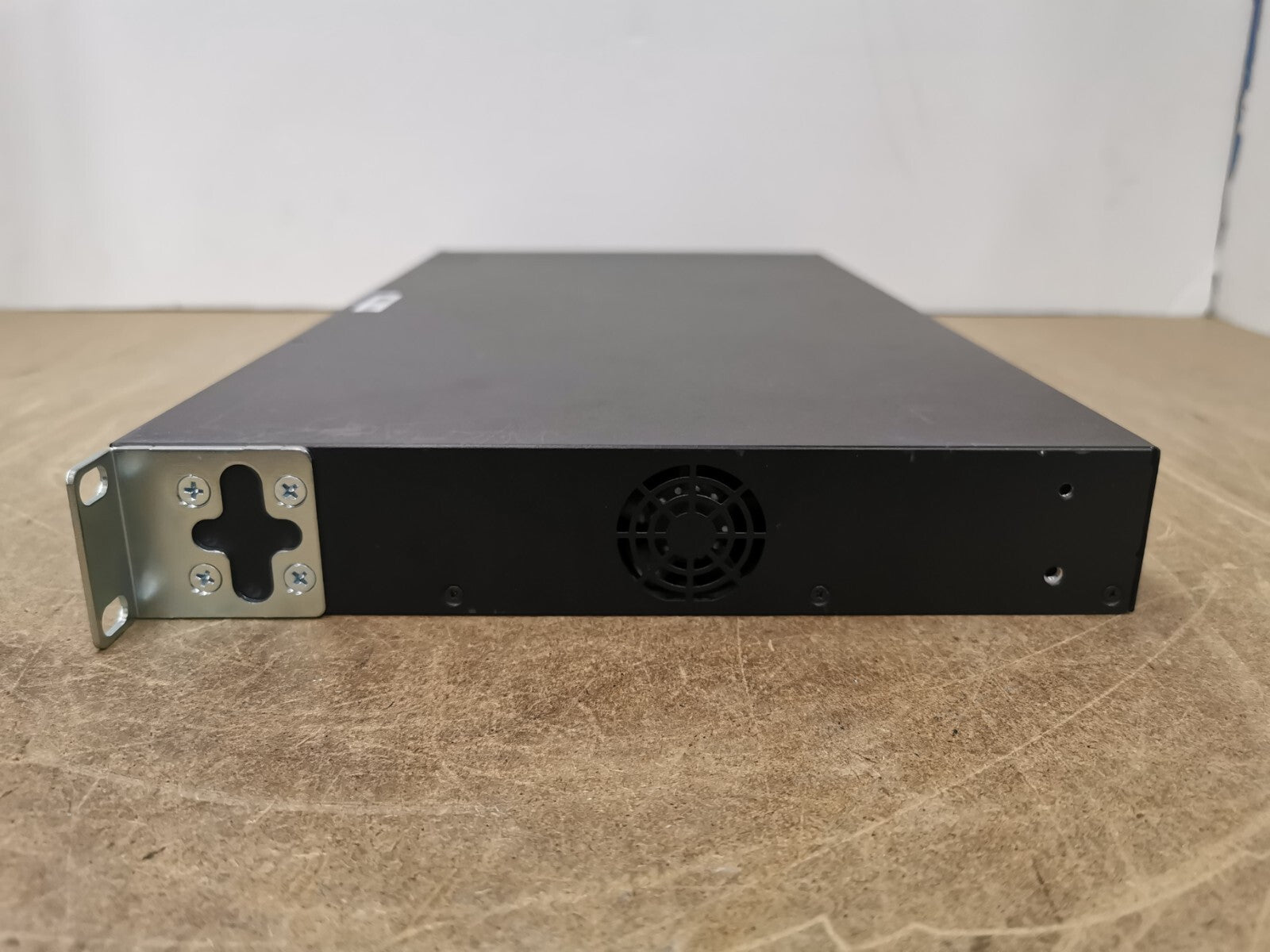HPE OfficeConnect 1850 48G 4XGT Managed Switch – 48×1 Gb + 4×10 Gb Uplinks