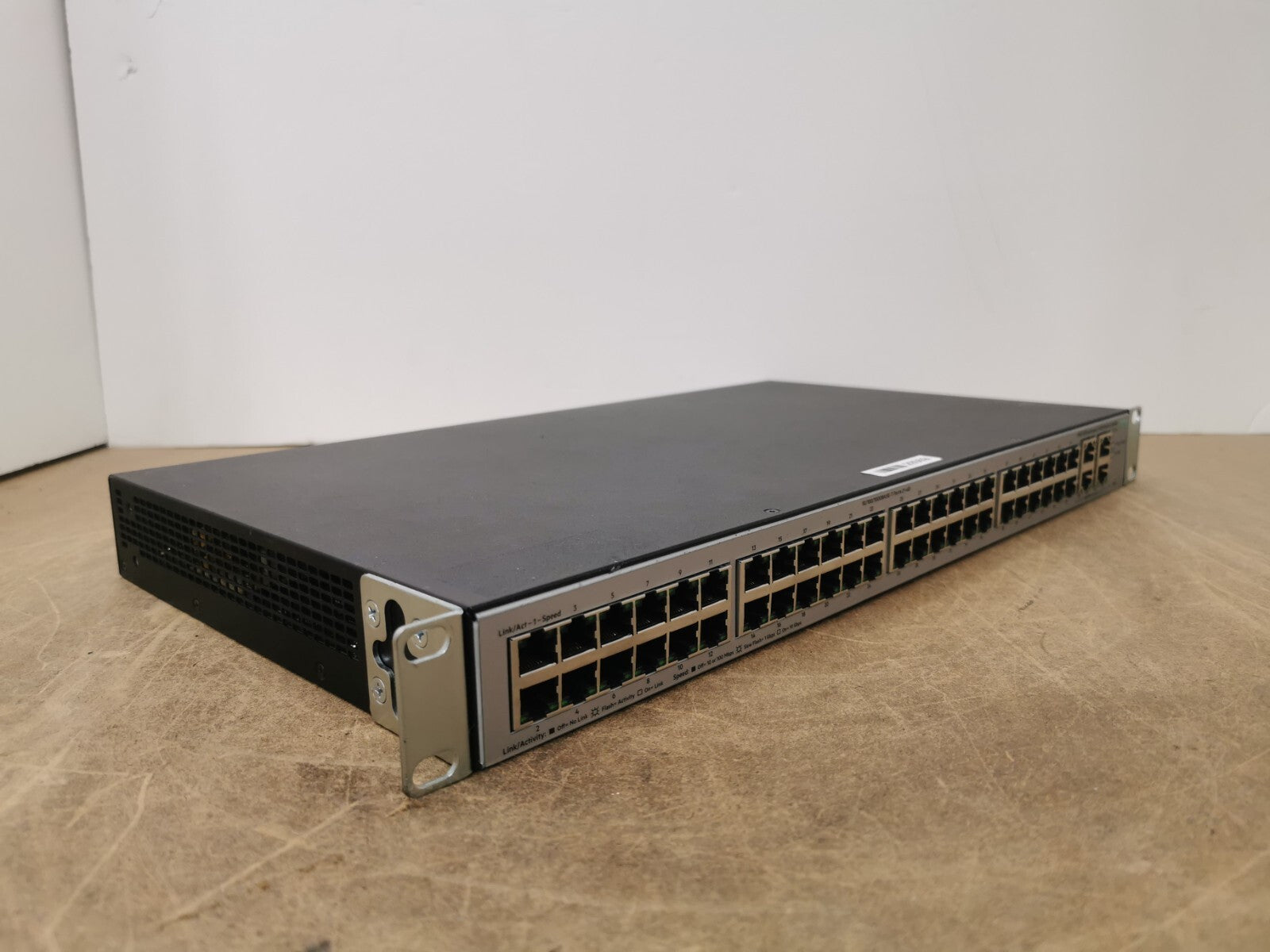 HPE OfficeConnect 1850 48G 4XGT Managed Switch – 48×1 Gb + 4×10 Gb Uplinks