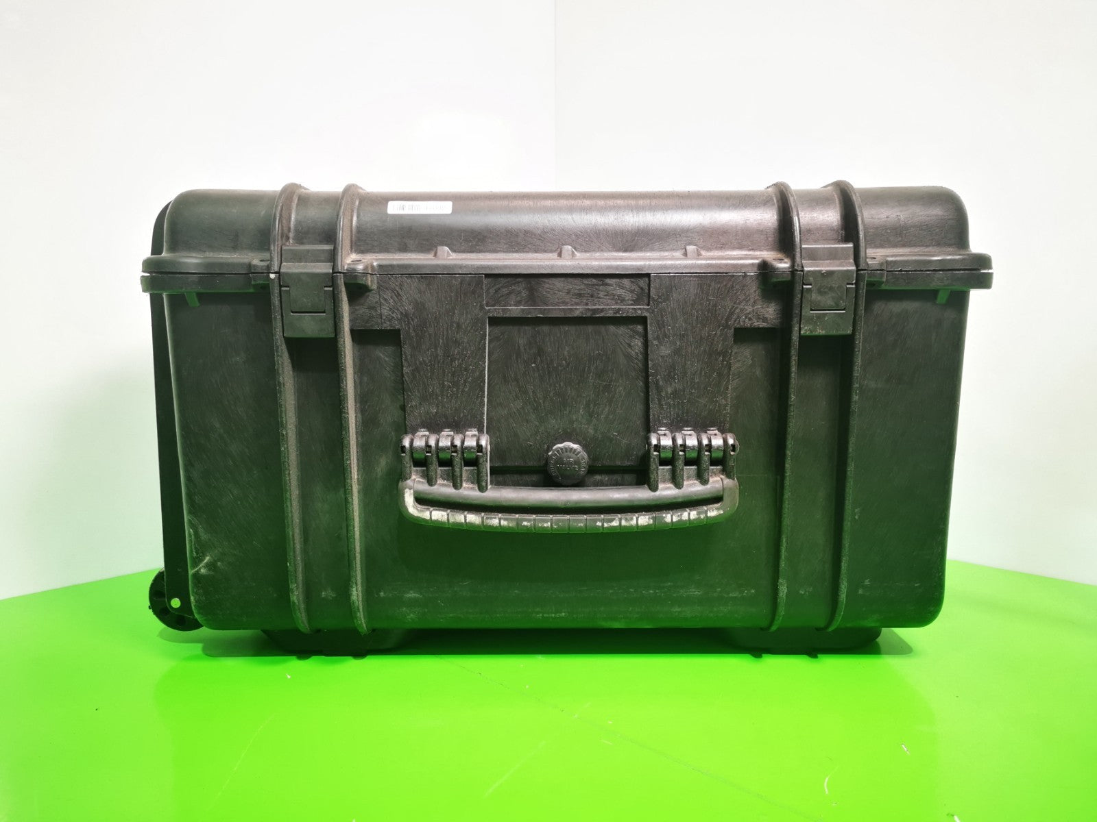 Leba Innovation Rugged Tablet / iPad Charging Case - 16 Bay