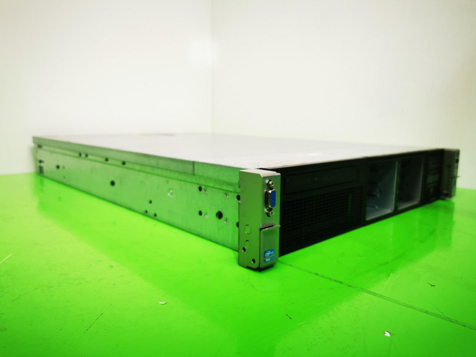 HP ProLiant DL360P Gen8 G8 1x E5-2620 16GB RAM 8-Bay SAS P420i 1U Server