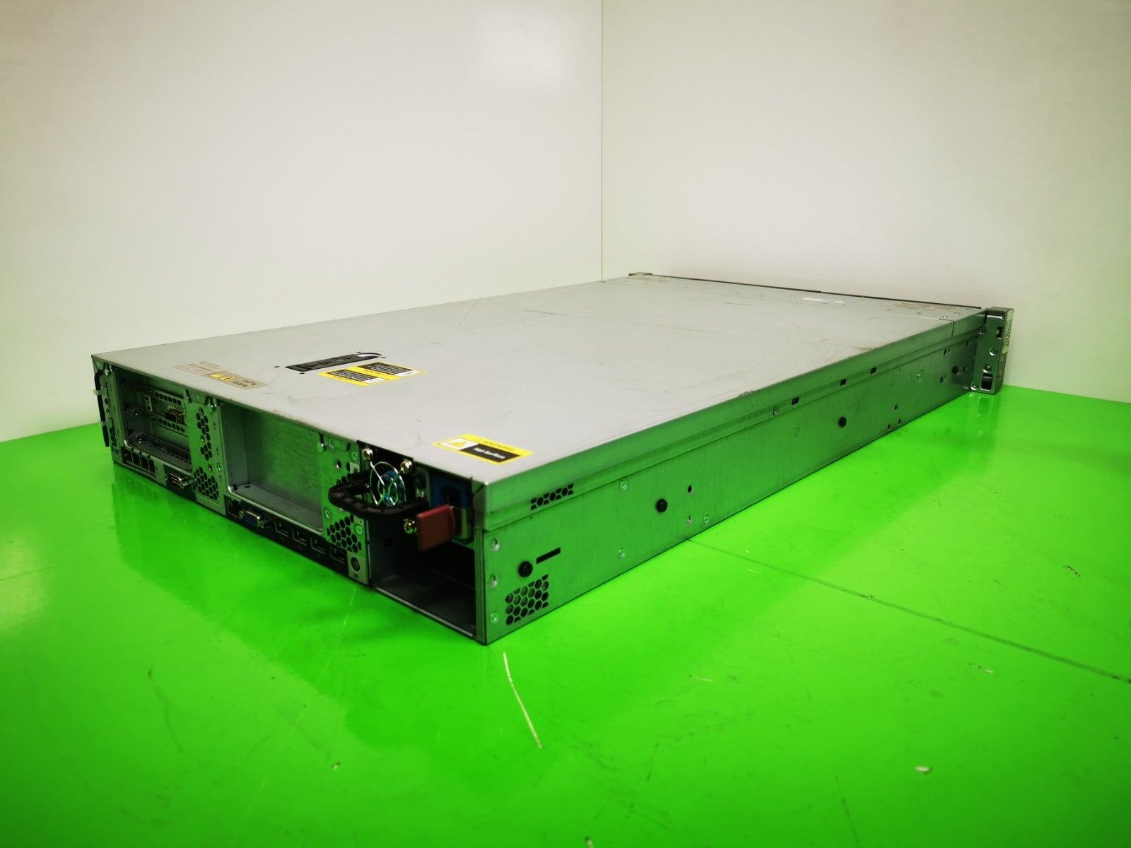 HP ProLiant DL360P Gen8 G8 1x E5-2620 16GB RAM 8-Bay SAS P420i 1U Server