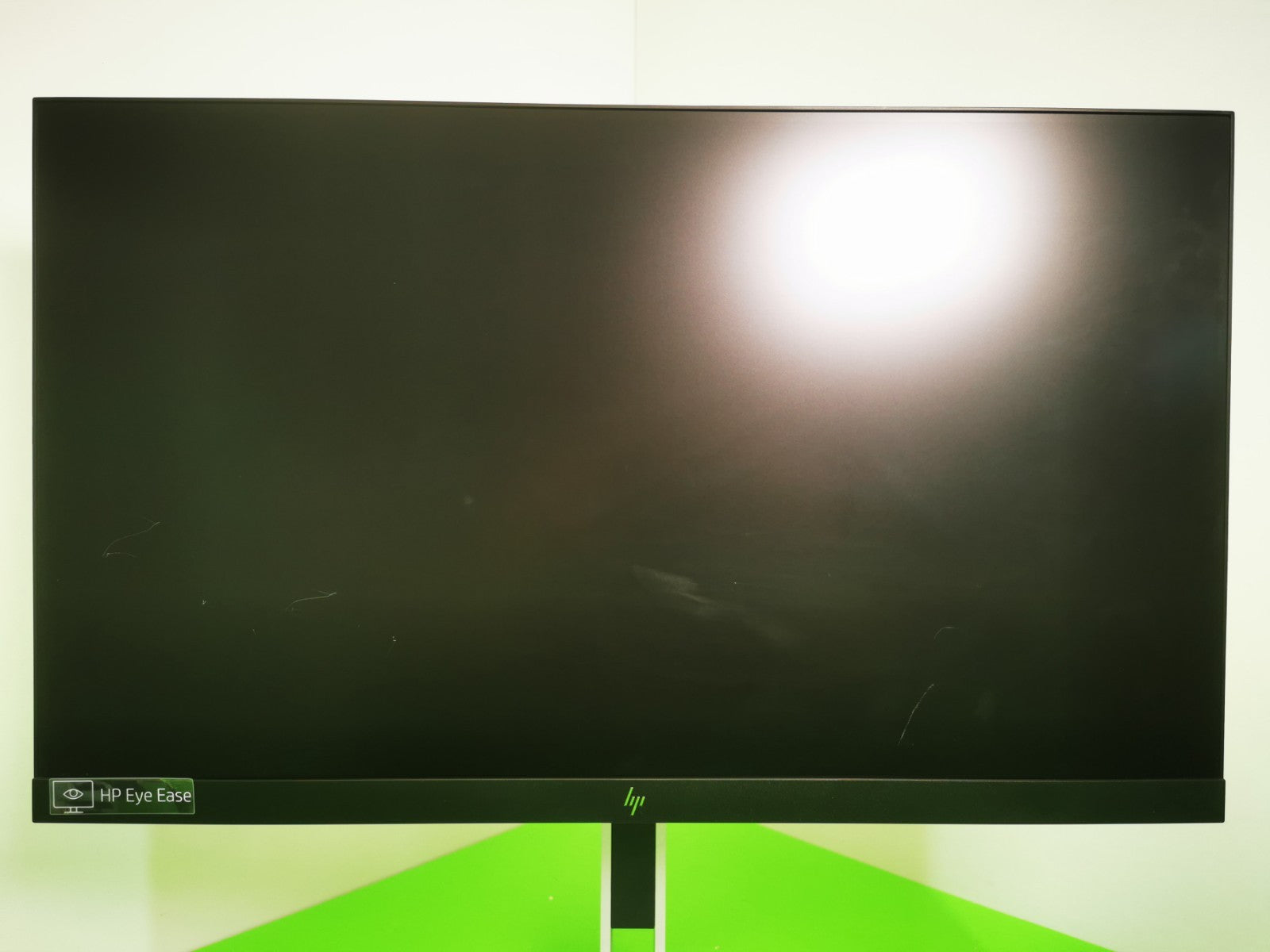 HP E23 G4 FHD 23" Monitor - 1x HDMI / 1x VGA / 1x DisplayPort / 4x USB / Stand