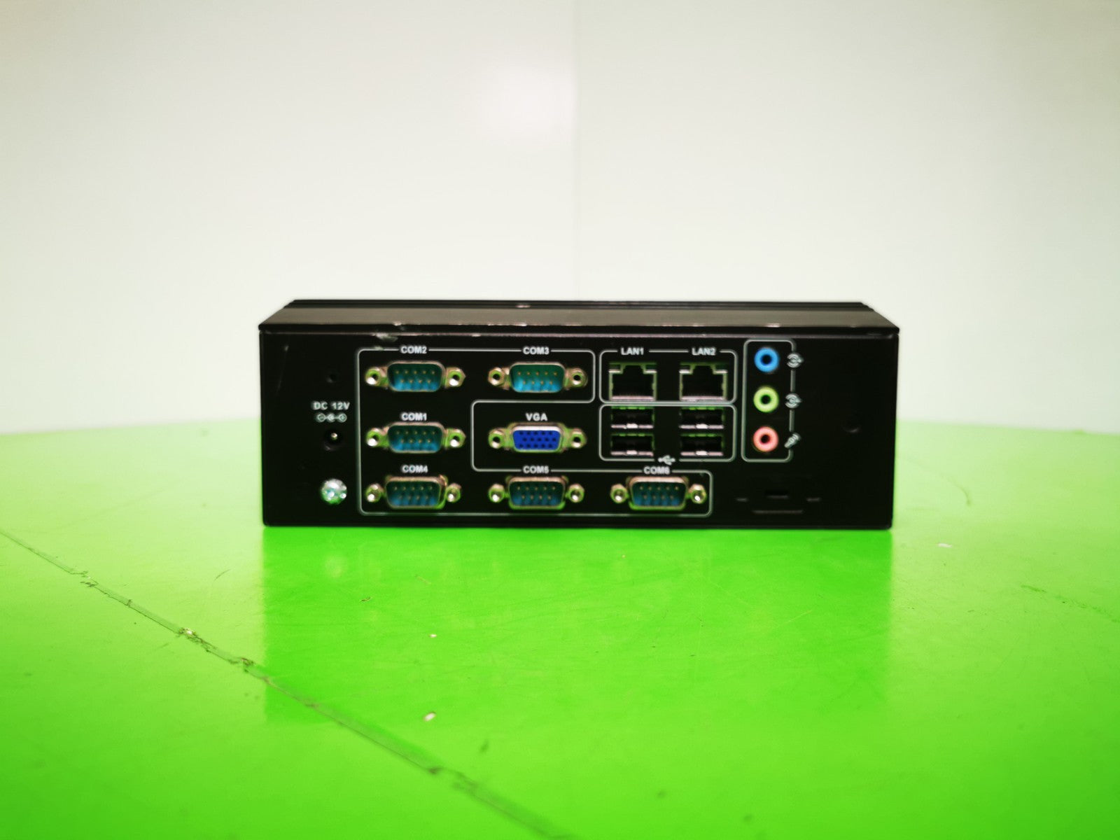 Advantech ARK-6320 Mini-ITX -  fanless system for Kiosk Vending - No OS - No HDD