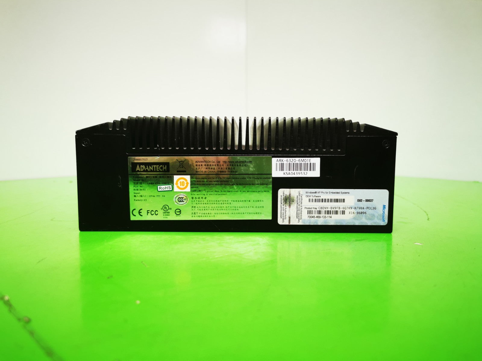 Advantech ARK-6320 Mini-ITX -  fanless system for Kiosk Vending - No OS - No HDD