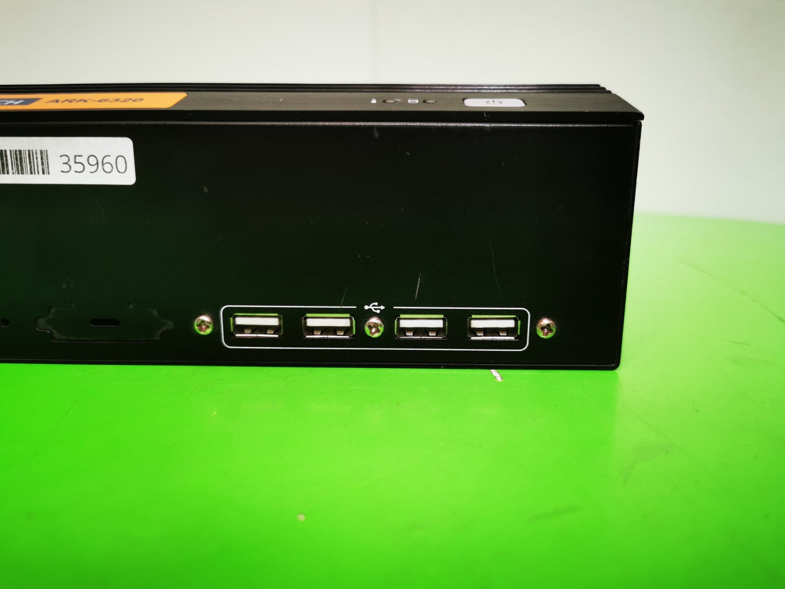 Advantech ARK-6320 Mini-ITX -  fanless system for Kiosk Vending - No OS - No HDD