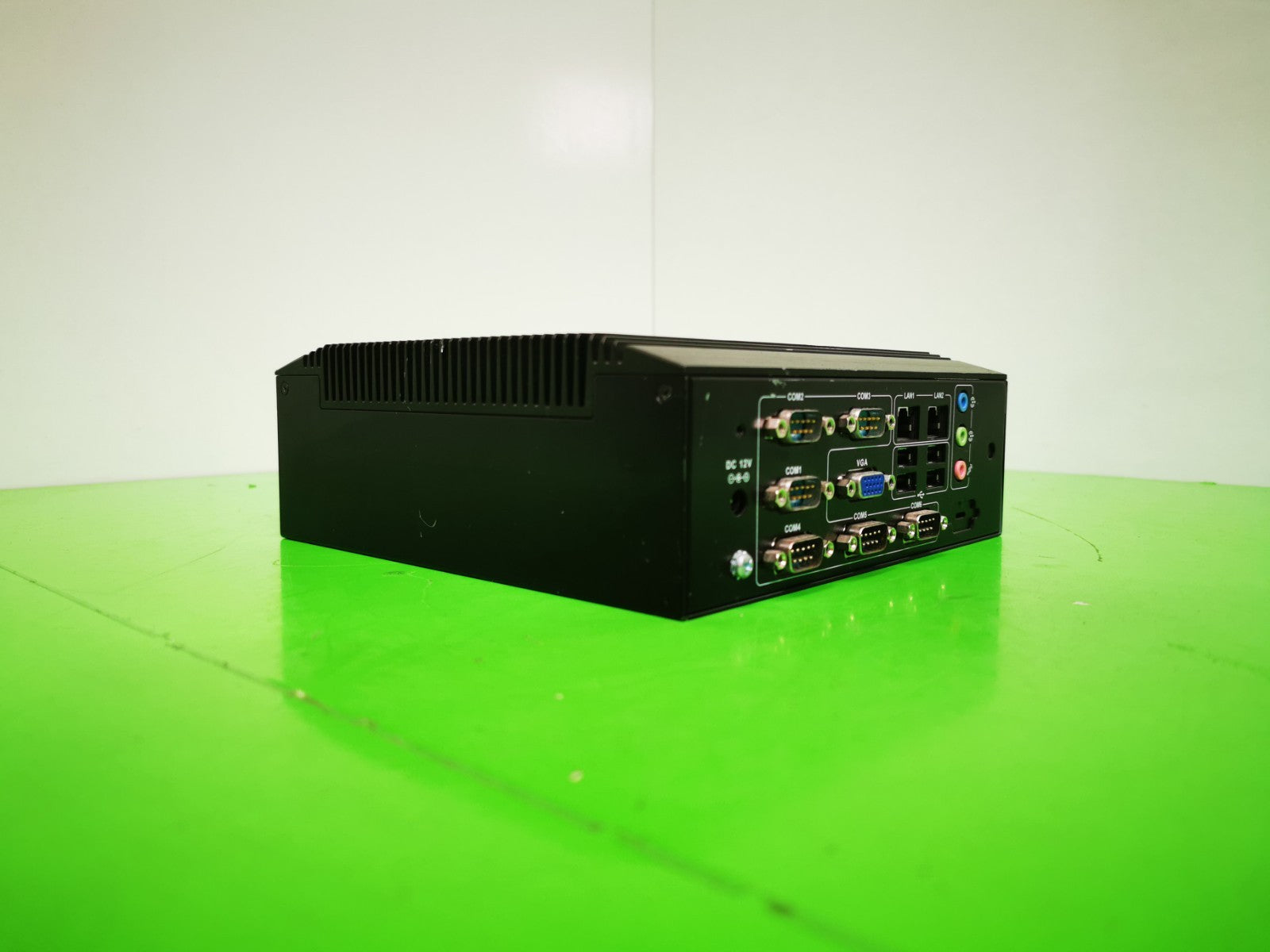 Advantech ARK-6320 Mini-ITX -  fanless system for Kiosk Vending - No OS - No HDD