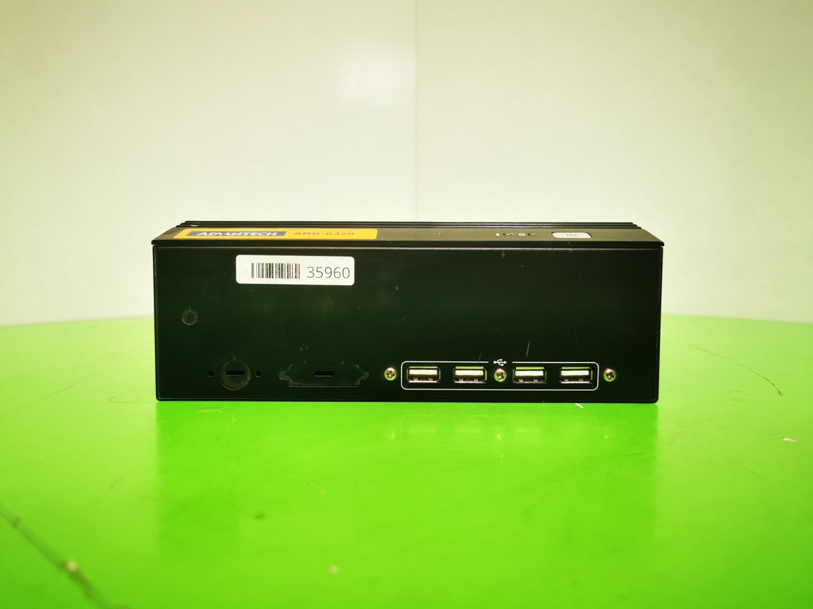 Advantech ARK-6320 Mini-ITX -  fanless system for Kiosk Vending - No OS - No HDD