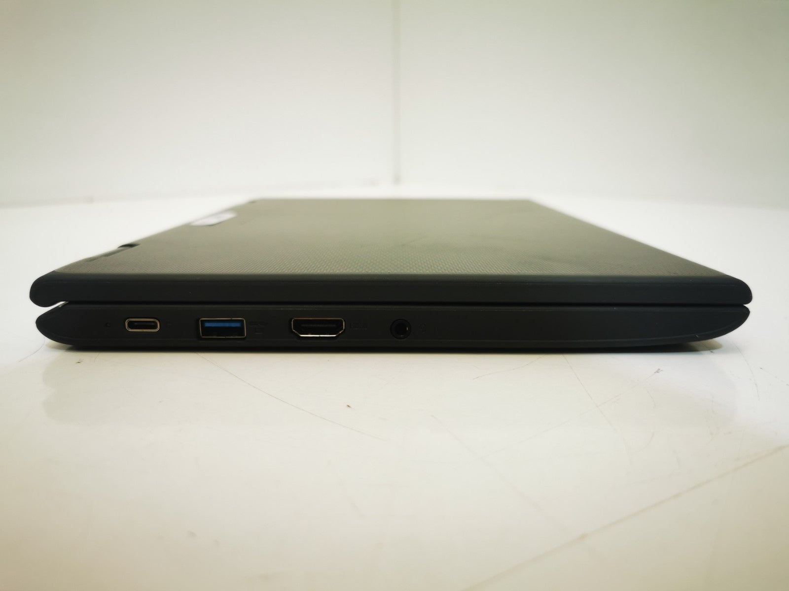 Lenovo 300e Chromebook 2nd Gen 11.6" Celeron / 4GB / 64GB eMMC – Tested - Win 11