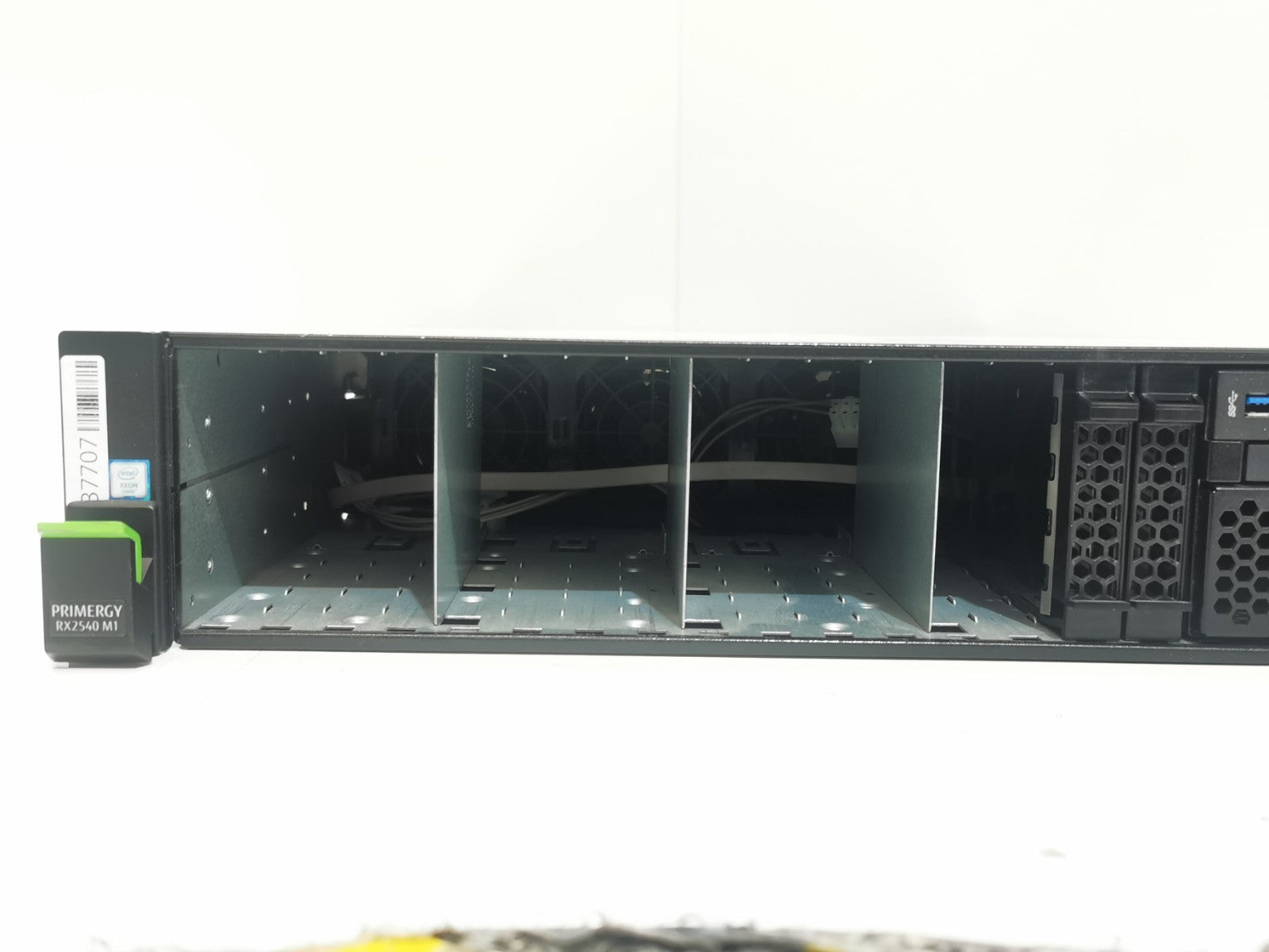 Fujitsu Primergy RX2540 M1 2U Server 2x Xeon E5-2620v3 2.4GHz 12-Bay SFF 10GbE